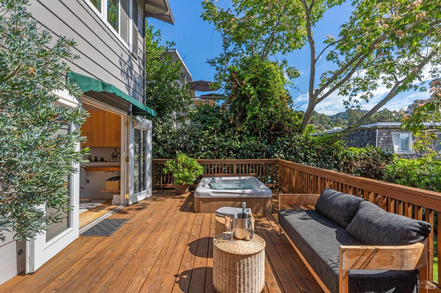 Detail Gallery Image 46 of 57 For 34 Ridge Ave, San Rafael,  CA 94901 - 3 Beds | 3 Baths