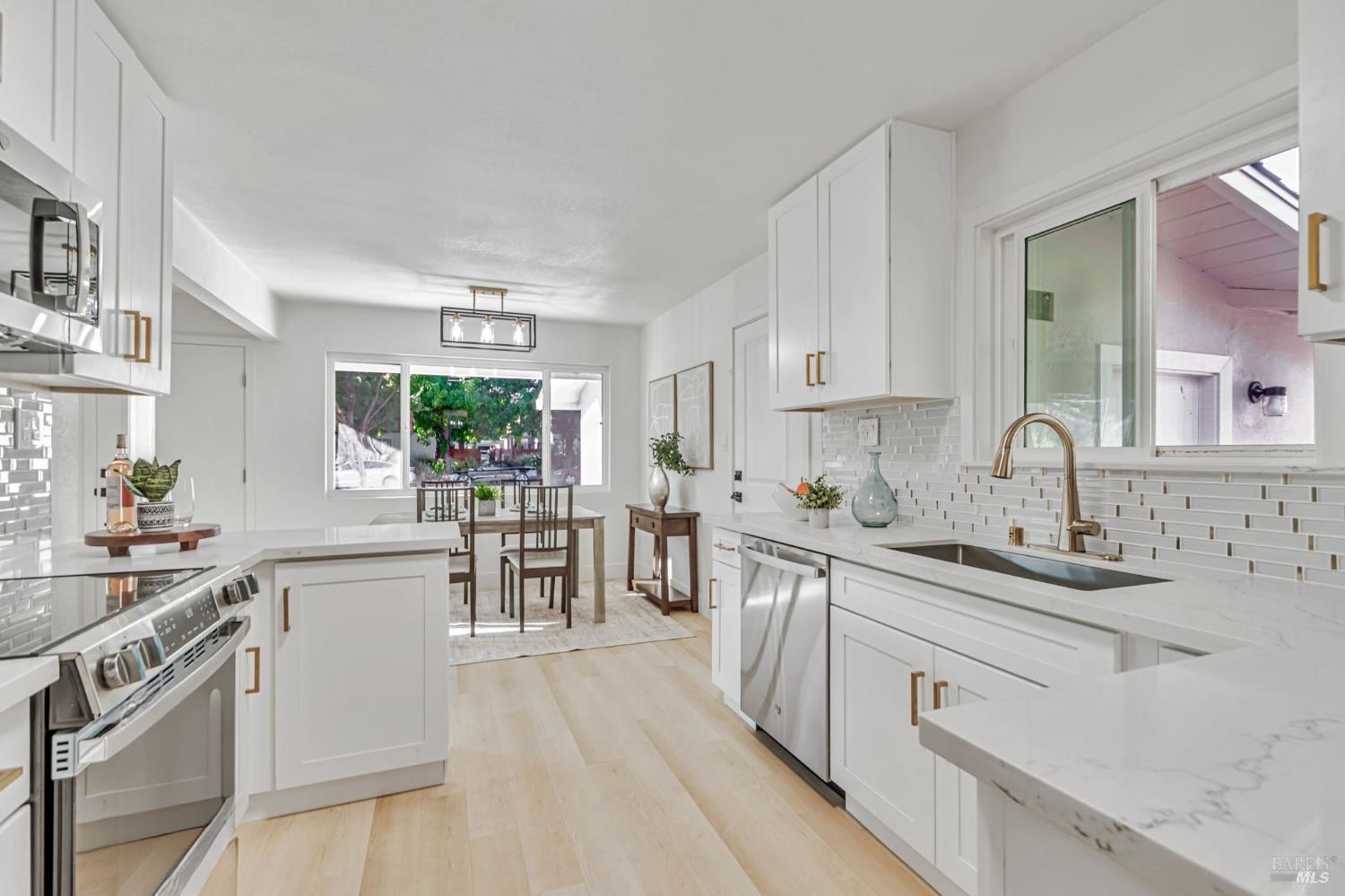 Detail Gallery Image 13 of 36 For 3750 Sonoma Ave, Santa Rosa,  CA 95405 - 3 Beds | 2 Baths