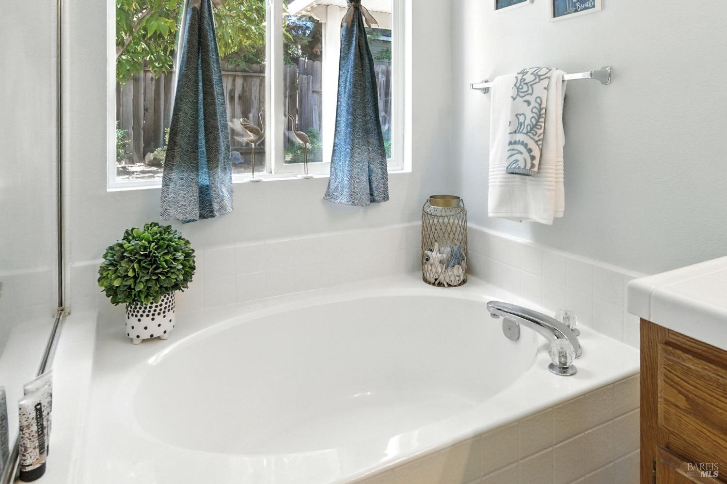Detail Gallery Image 21 of 33 For 485 Pheasant Run Dr, Dixon,  CA 95620 - 4 Beds | 2 Baths