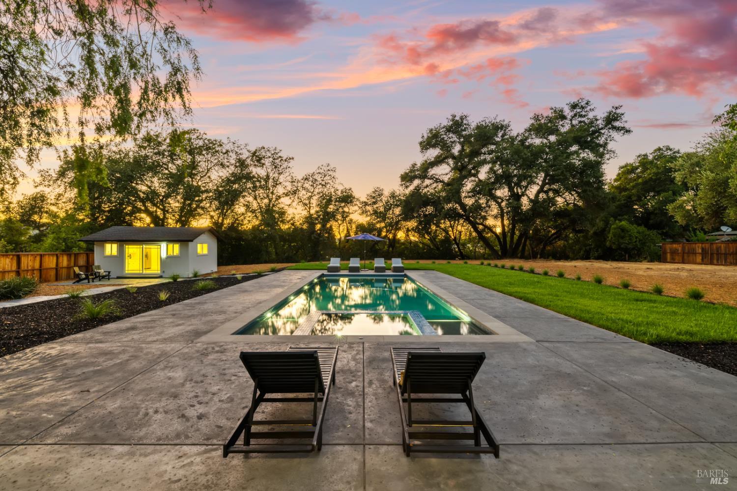 Detail Gallery Image 64 of 66 For 2283 Woodside Way, Healdsburg,  CA 95448 - 3 Beds | 4 Baths