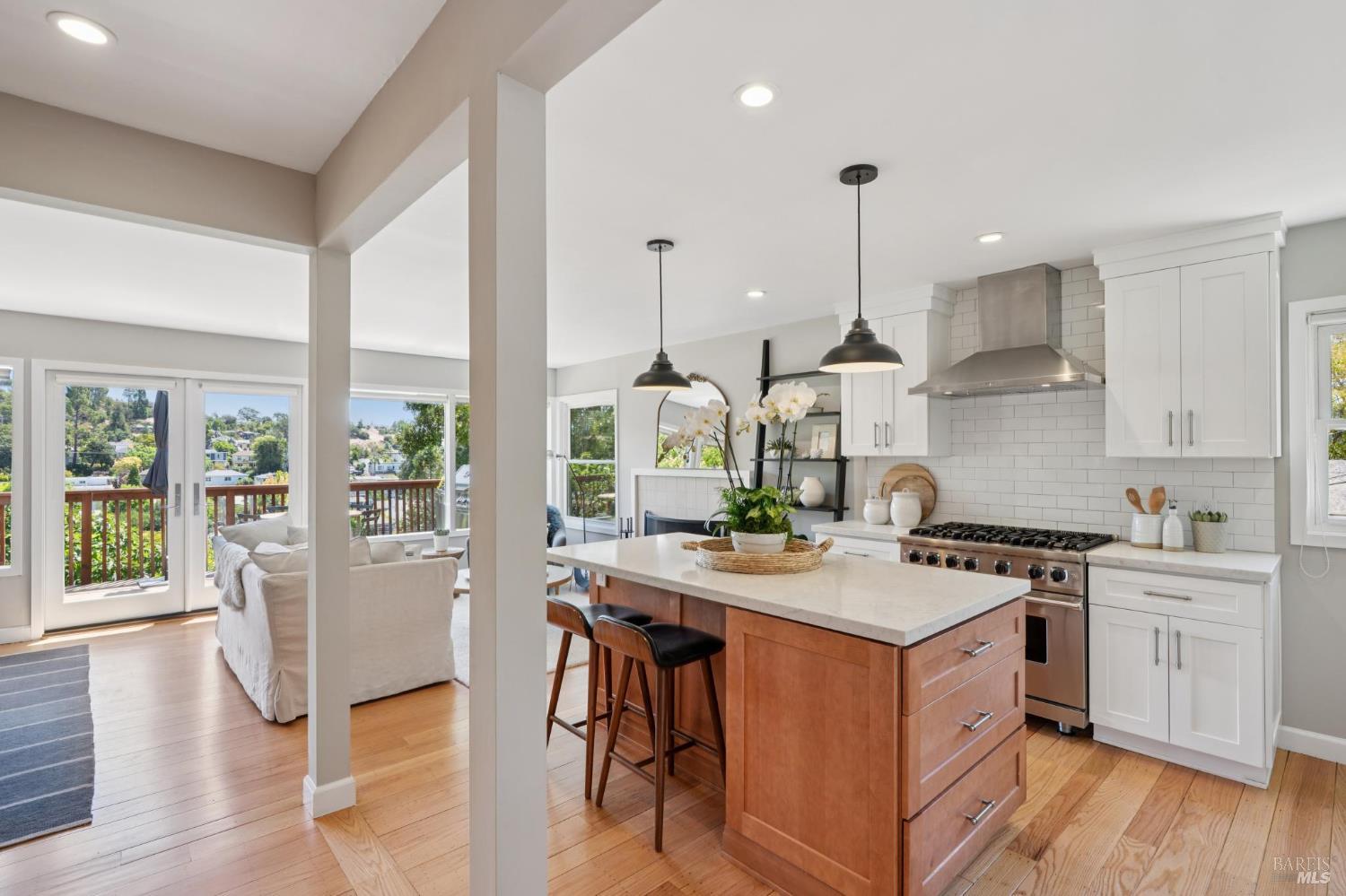Detail Gallery Image 3 of 57 For 34 Ridge Ave, San Rafael,  CA 94901 - 3 Beds | 3 Baths
