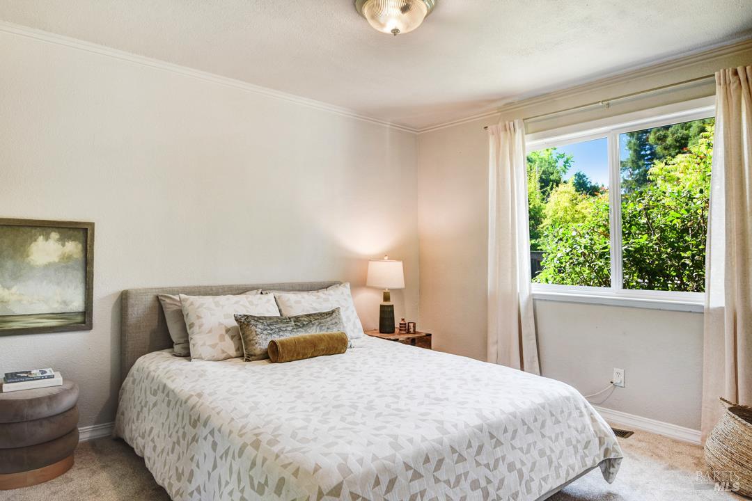 Detail Gallery Image 10 of 20 For 414 Walnut Ave, Sonoma,  CA 95476 - 4 Beds | 2 Baths