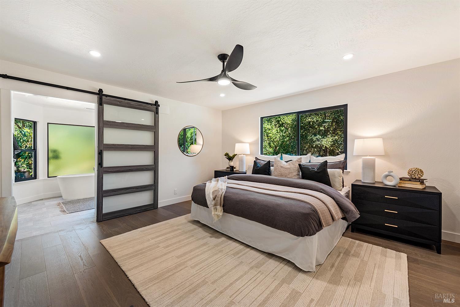 Detail Gallery Image 22 of 66 For 2283 Woodside Way, Healdsburg,  CA 95448 - 3 Beds | 4 Baths