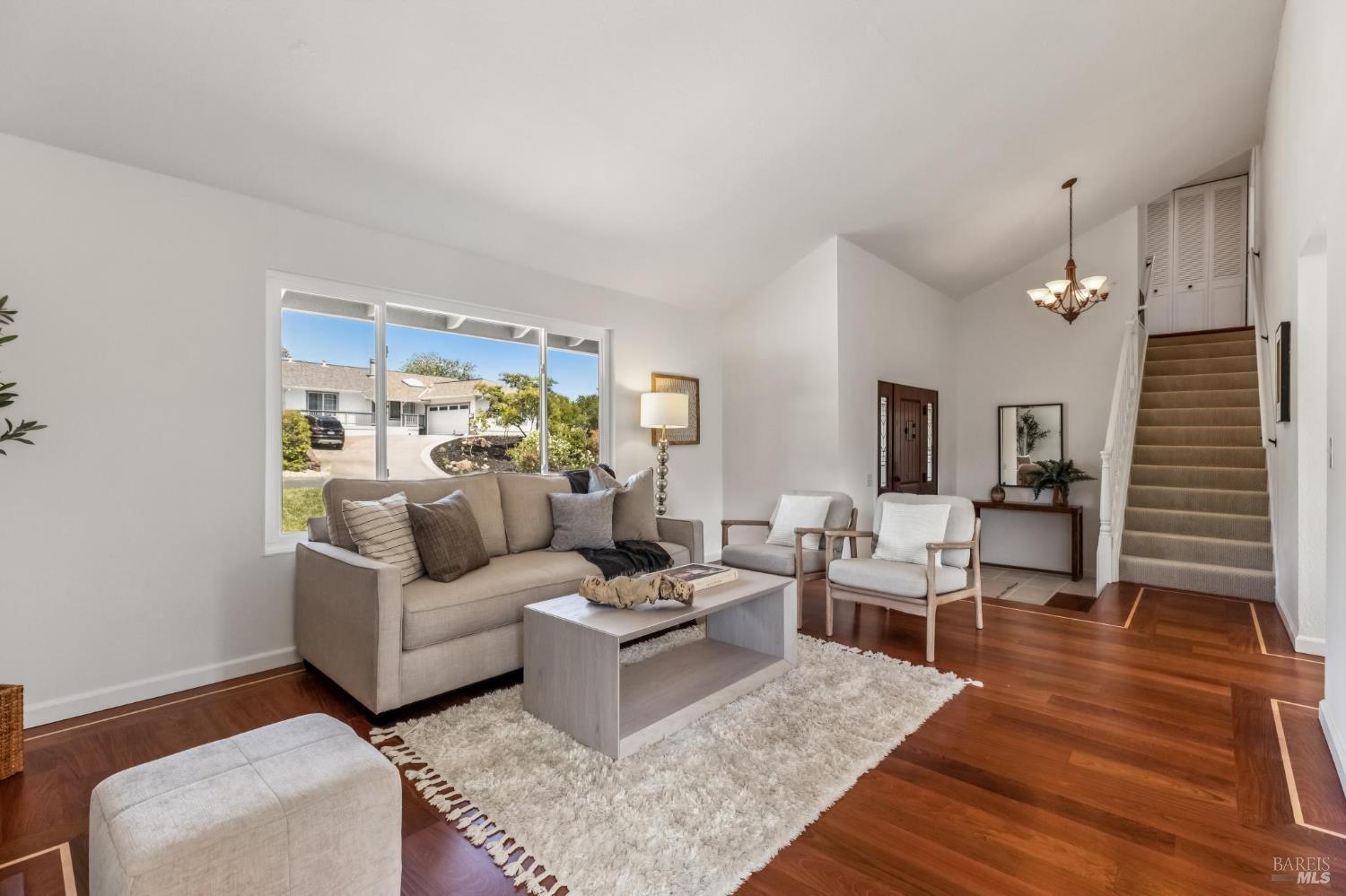 Detail Gallery Image 7 of 30 For 159 Michele Cir, Novato,  CA 94947 - 4 Beds | 3 Baths