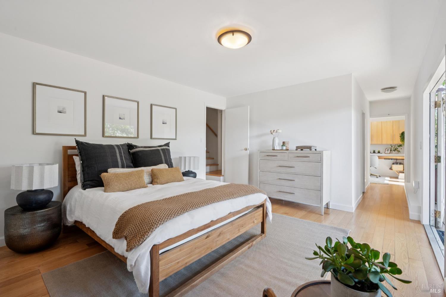 Detail Gallery Image 33 of 57 For 34 Ridge Ave, San Rafael,  CA 94901 - 3 Beds | 3 Baths