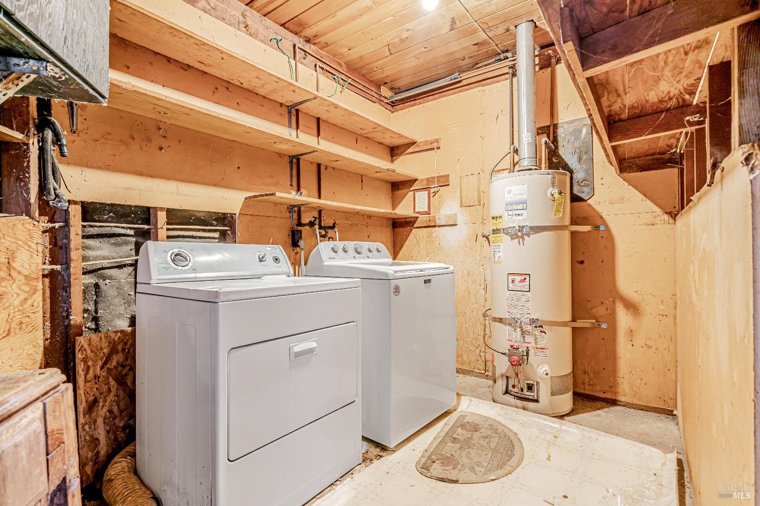 Detail Gallery Image 12 of 39 For 525 Park Ln, Petaluma,  CA 94954 - 4 Beds | 2 Baths