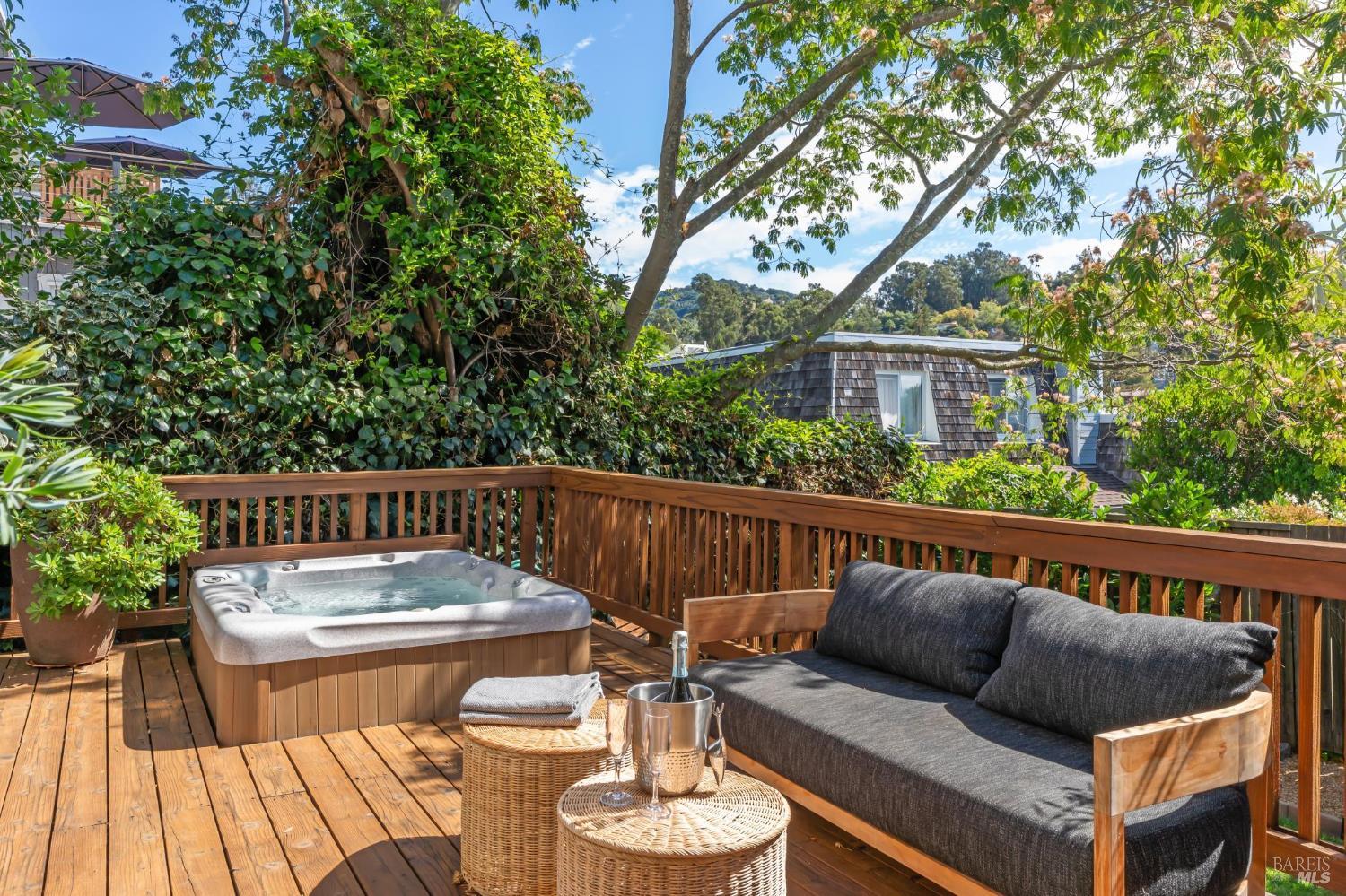 Detail Gallery Image 45 of 57 For 34 Ridge Ave, San Rafael,  CA 94901 - 3 Beds | 3 Baths