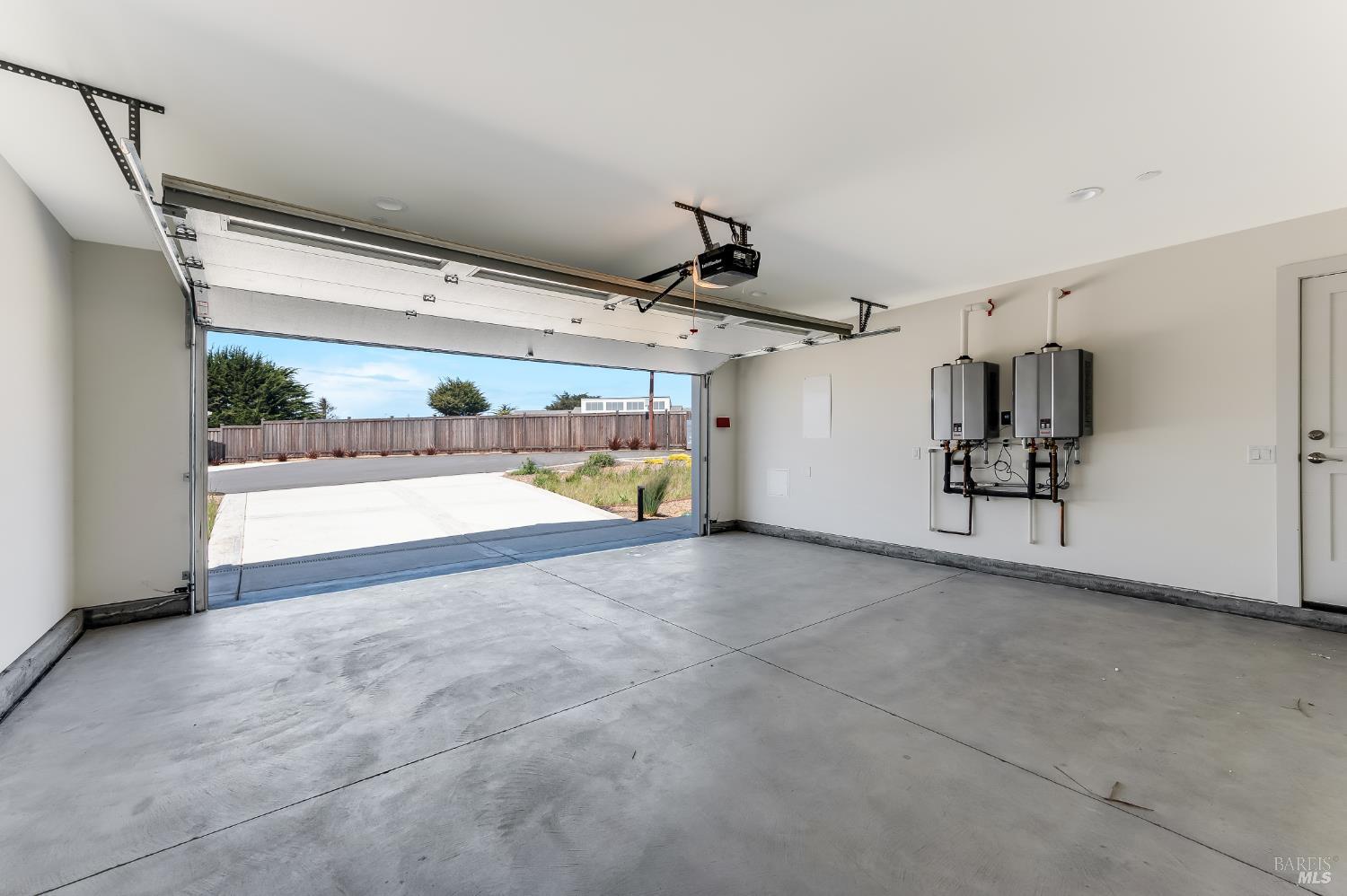 Detail Gallery Image 10 of 27 For 330 Bay Vista Ln, Bodega Bay,  CA 94923 - 3 Beds | 3 Baths