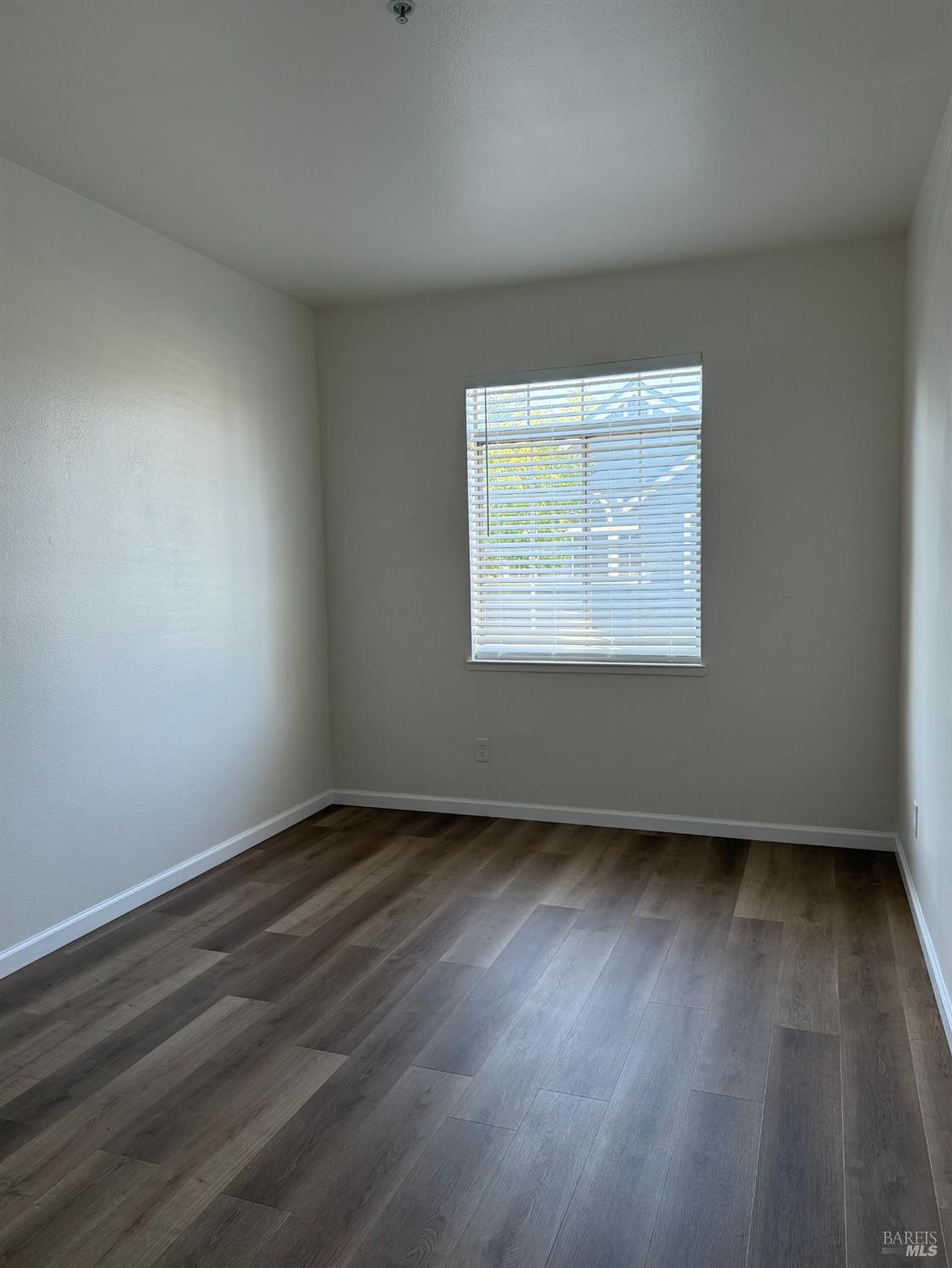 Detail Gallery Image 11 of 24 For 102 Manchester Dr, Fairfield,  CA 94533 - 3 Beds | 2/1 Baths