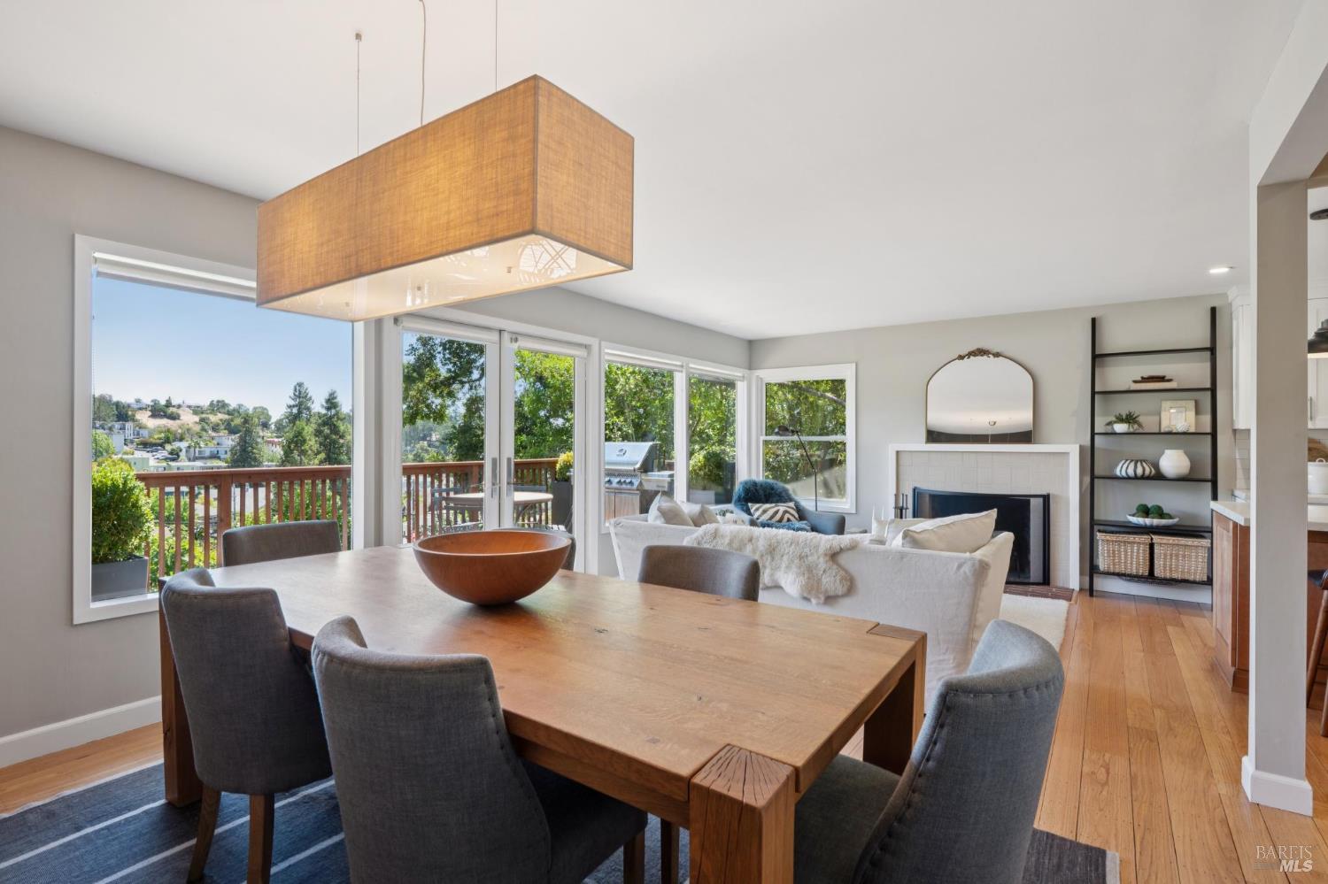 Detail Gallery Image 20 of 57 For 34 Ridge Ave, San Rafael,  CA 94901 - 3 Beds | 3 Baths