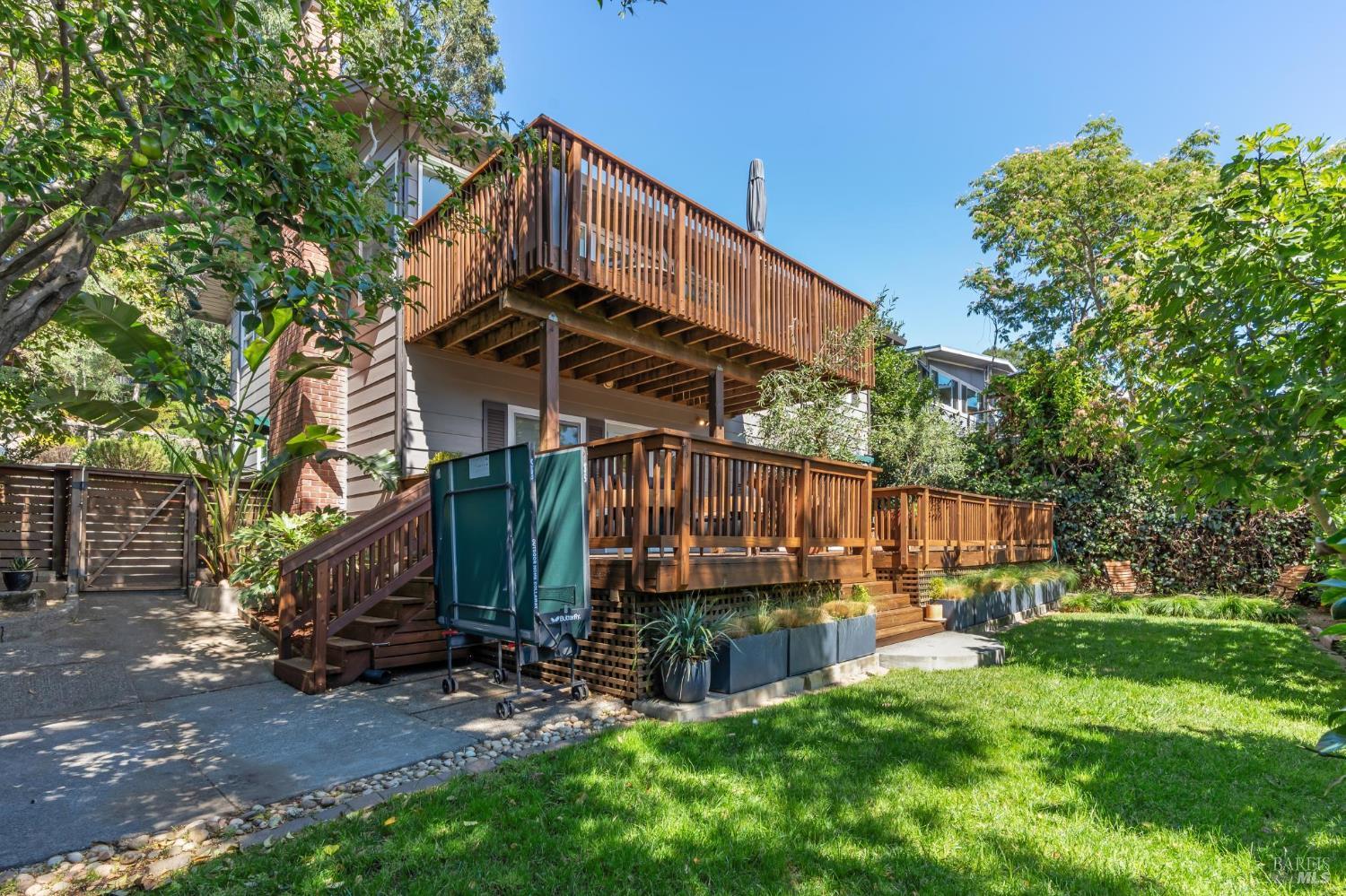 Detail Gallery Image 51 of 57 For 34 Ridge Ave, San Rafael,  CA 94901 - 3 Beds | 3 Baths