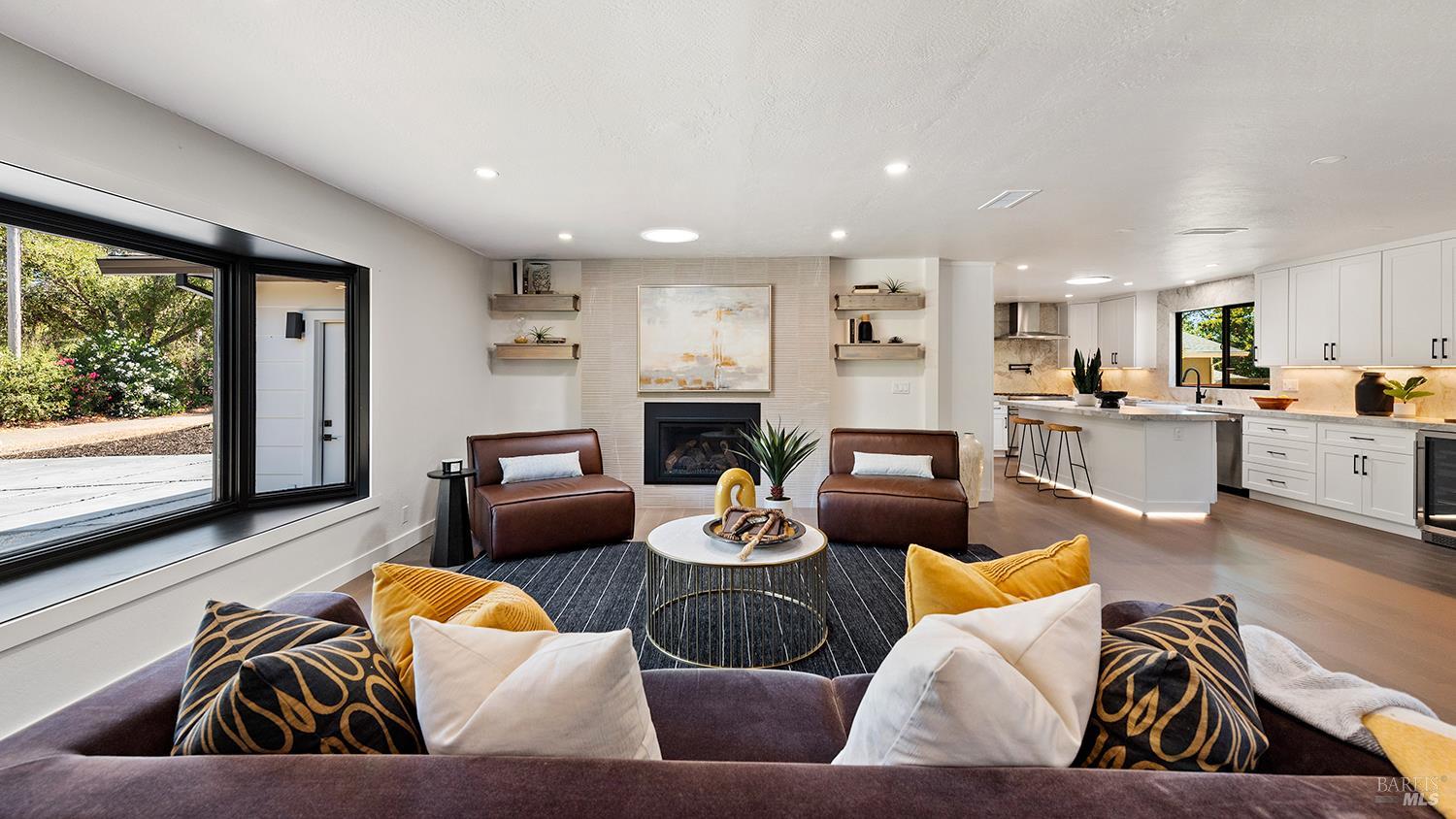 Detail Gallery Image 17 of 66 For 2283 Woodside Way, Healdsburg,  CA 95448 - 3 Beds | 4 Baths
