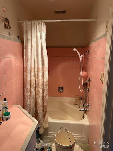 Detail Gallery Image 14 of 45 For 642 Trumbull Ave, Novato,  CA 94947 - 3 Beds | 1/1 Baths