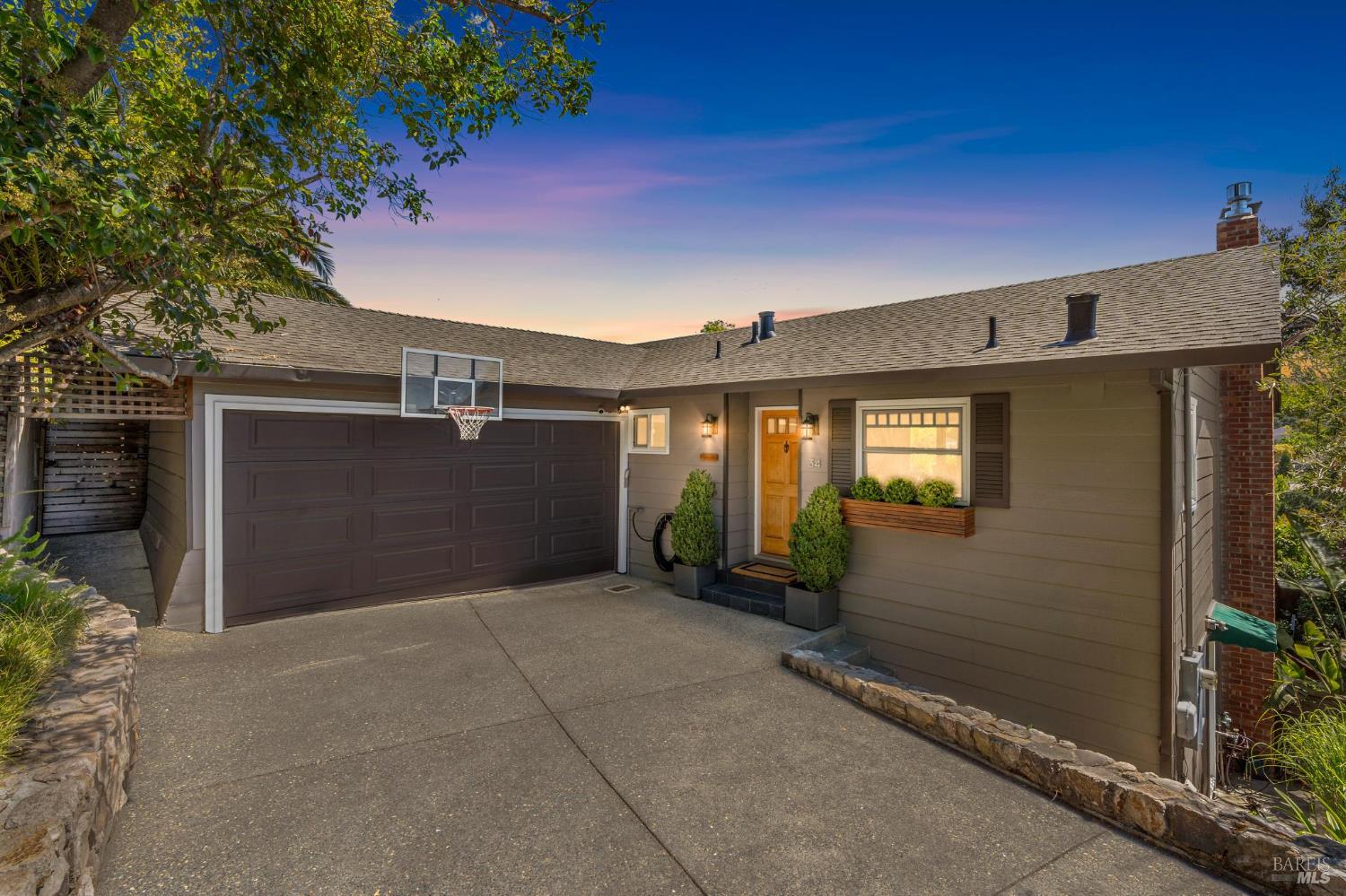 Detail Gallery Image 57 of 57 For 34 Ridge Ave, San Rafael,  CA 94901 - 3 Beds | 3 Baths