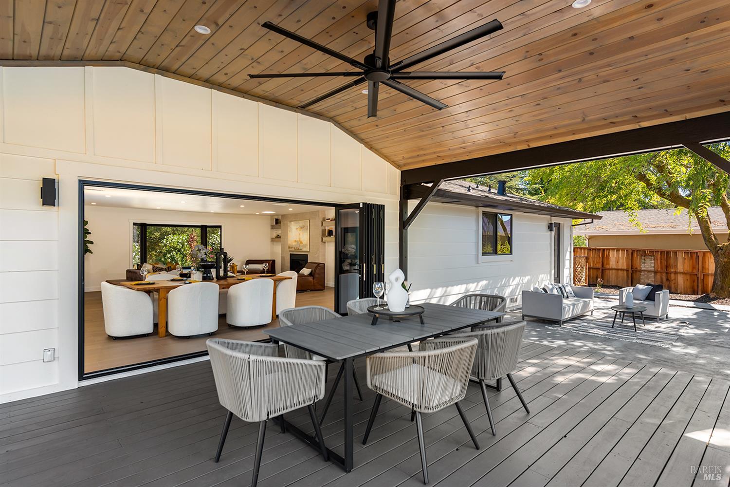 Detail Gallery Image 34 of 66 For 2283 Woodside Way, Healdsburg,  CA 95448 - 3 Beds | 4 Baths