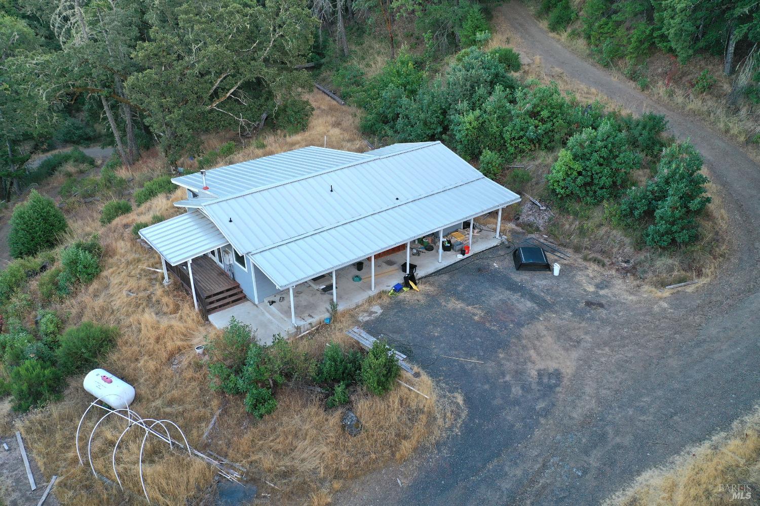 Detail Gallery Image 5 of 28 For 18500 Shafer Ranch Rd, Willits,  CA 95490 - 2 Beds | 1 Baths