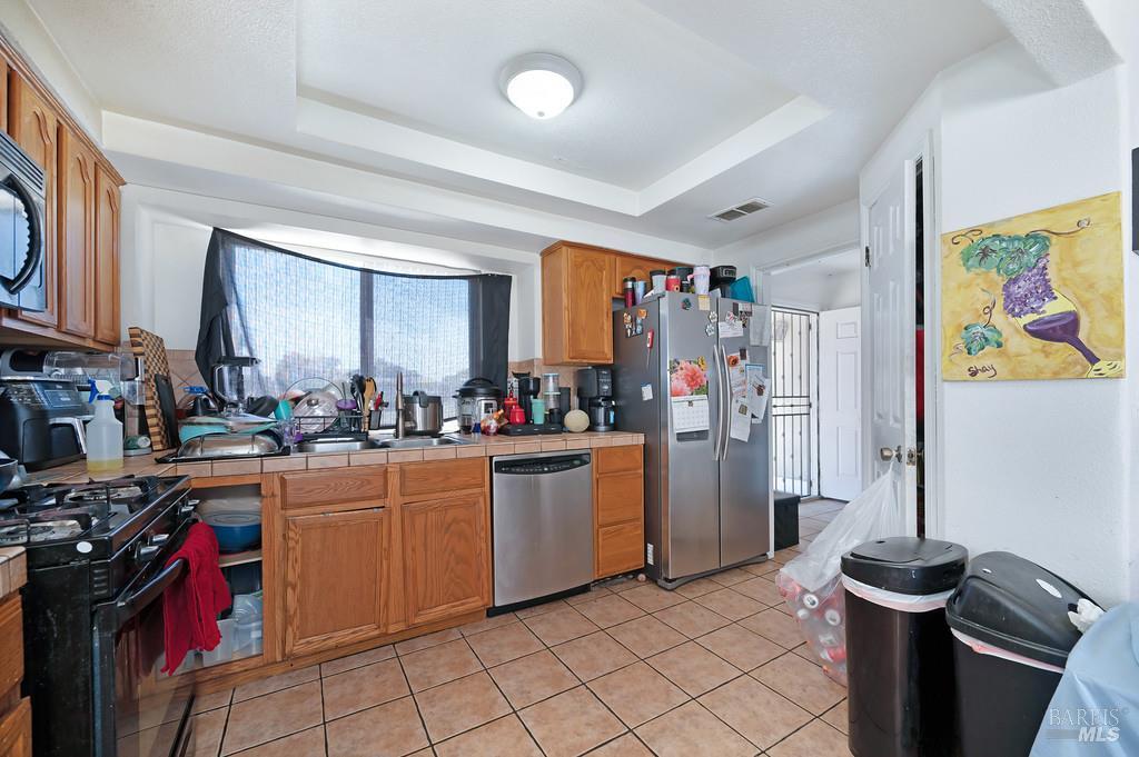 Detail Gallery Image 7 of 25 For 2638 Shasta Ct, Fairfield,  CA 94533 - 5 Beds | 2 Baths
