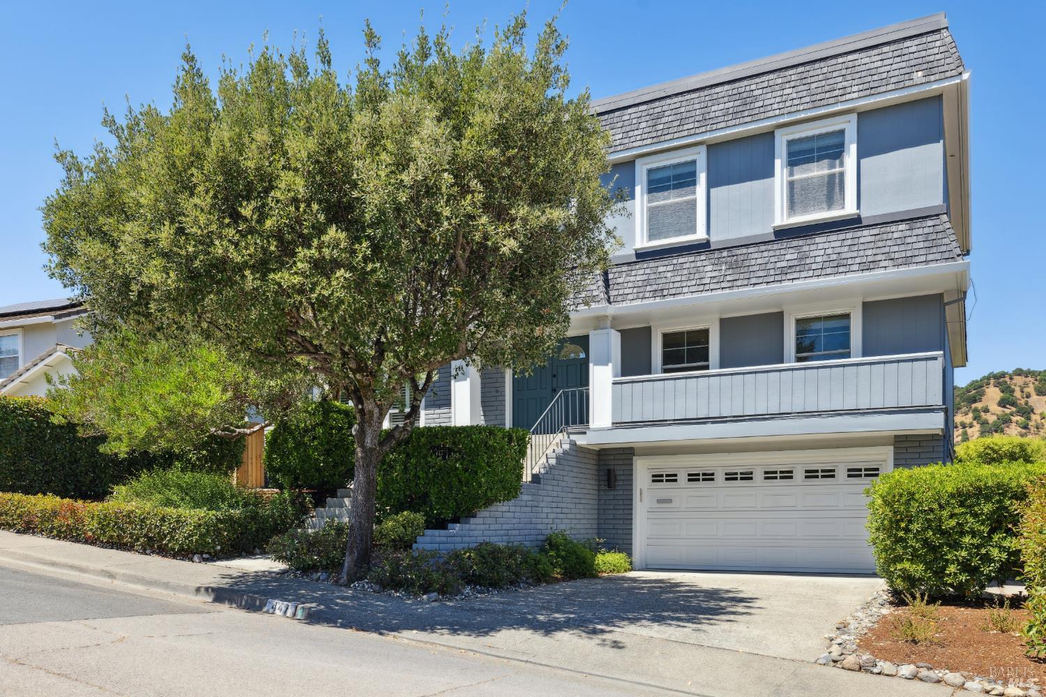 Detail Gallery Image 3 of 40 For 447 Cedar Hill Dr, San Rafael,  CA 94903 - 4 Beds | 3 Baths