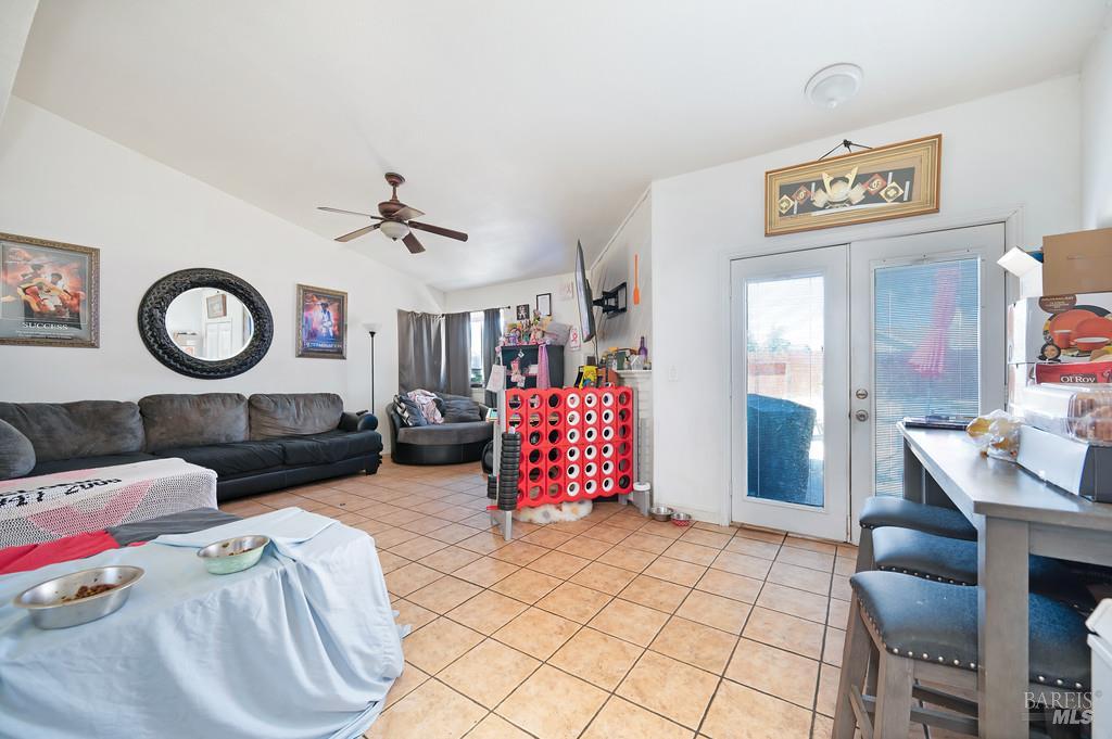 Detail Gallery Image 4 of 25 For 2638 Shasta Ct, Fairfield,  CA 94533 - 5 Beds | 2 Baths