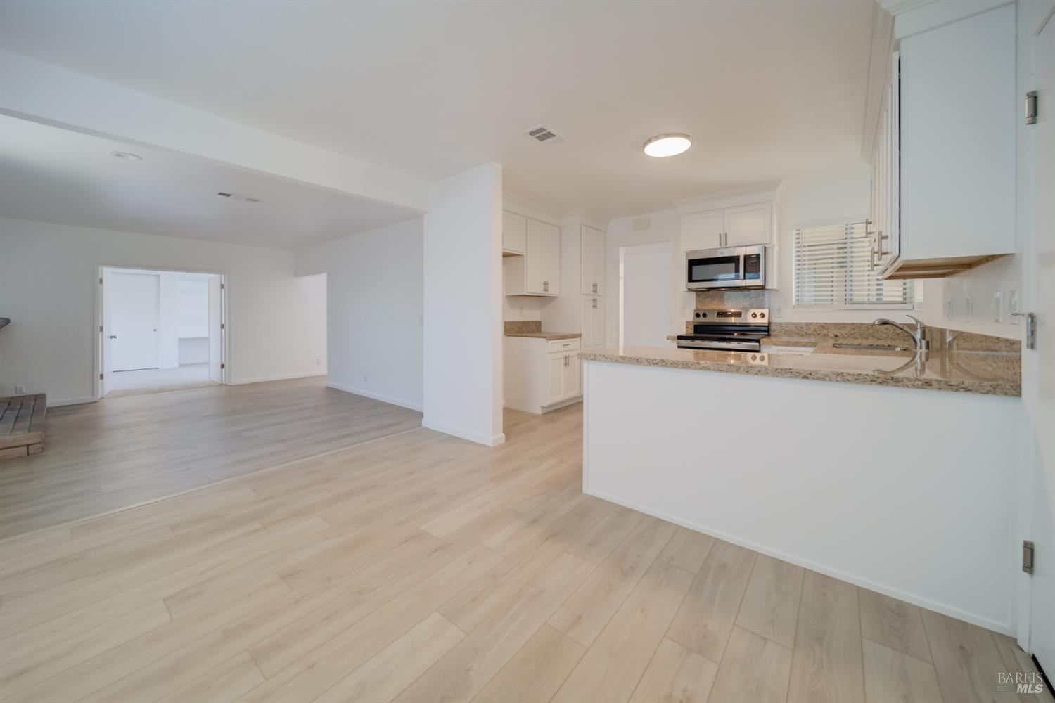 Detail Gallery Image 12 of 66 For 313 Lily St, Fairfield,  CA 94533 - 4 Beds | 2 Baths