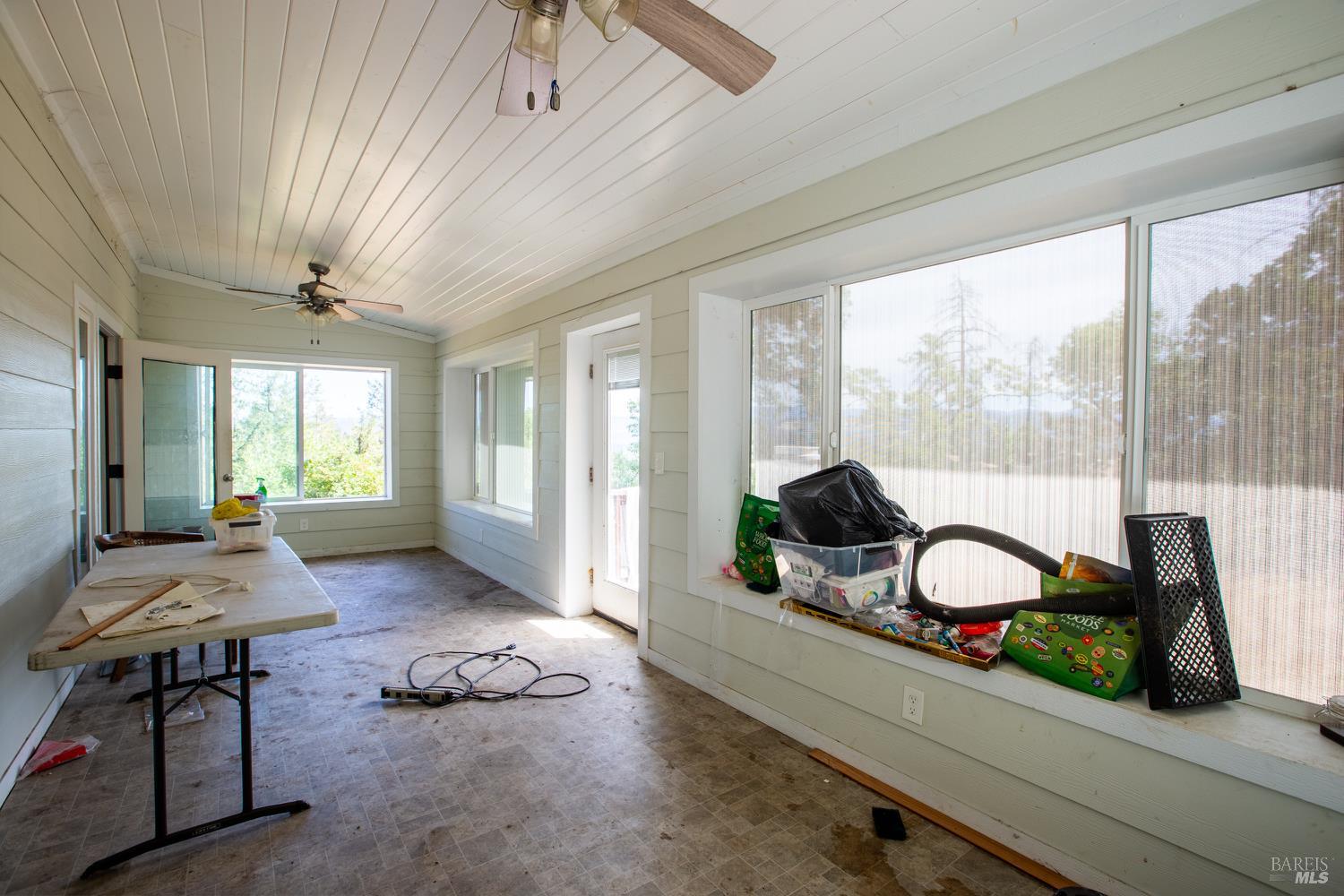 Detail Gallery Image 11 of 28 For 18500 Shafer Ranch Rd, Willits,  CA 95490 - 2 Beds | 1 Baths
