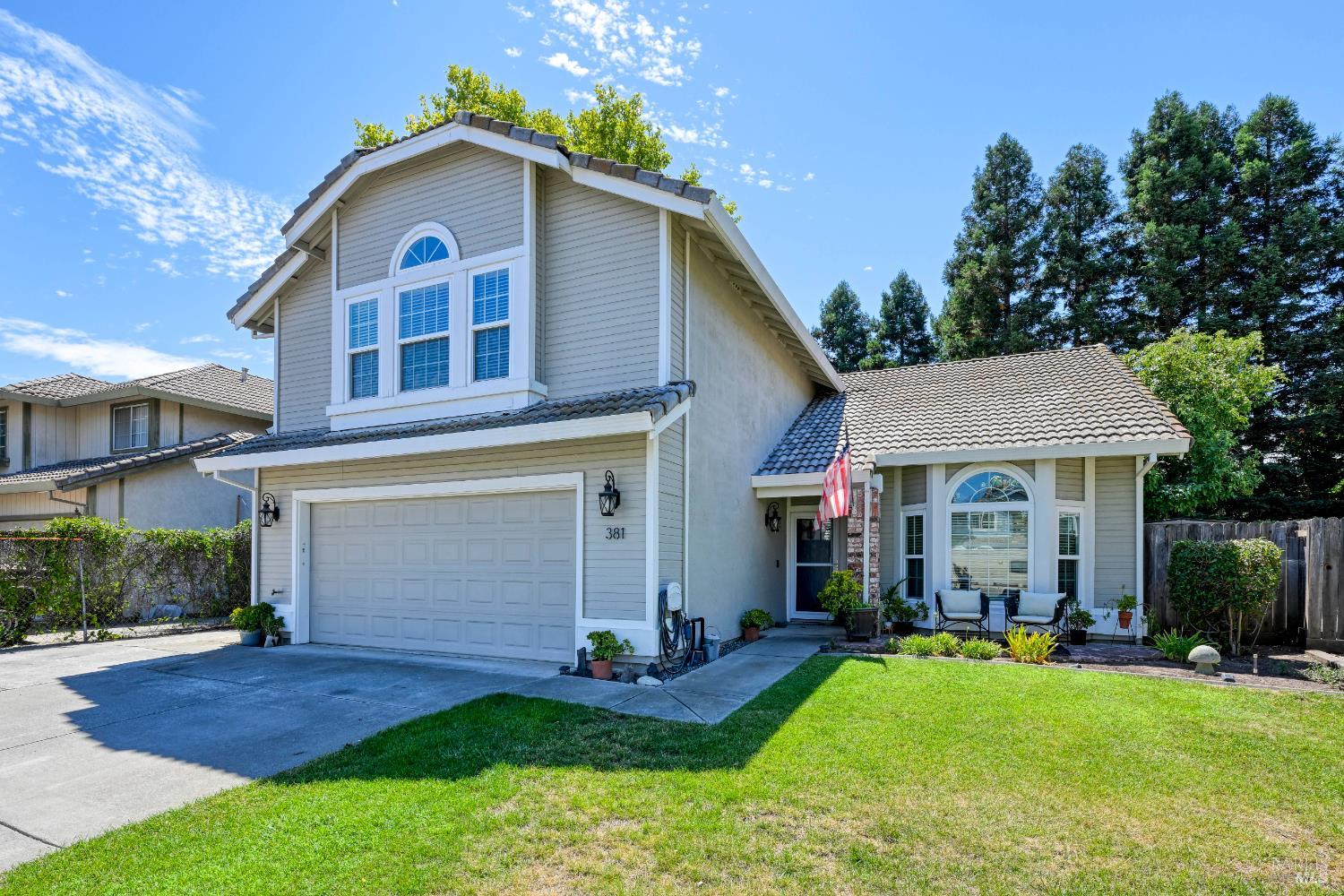 Detail Gallery Image 1 of 44 For 381 Shannon Dr, Vacaville,  CA 95688 - 4 Beds | 3 Baths