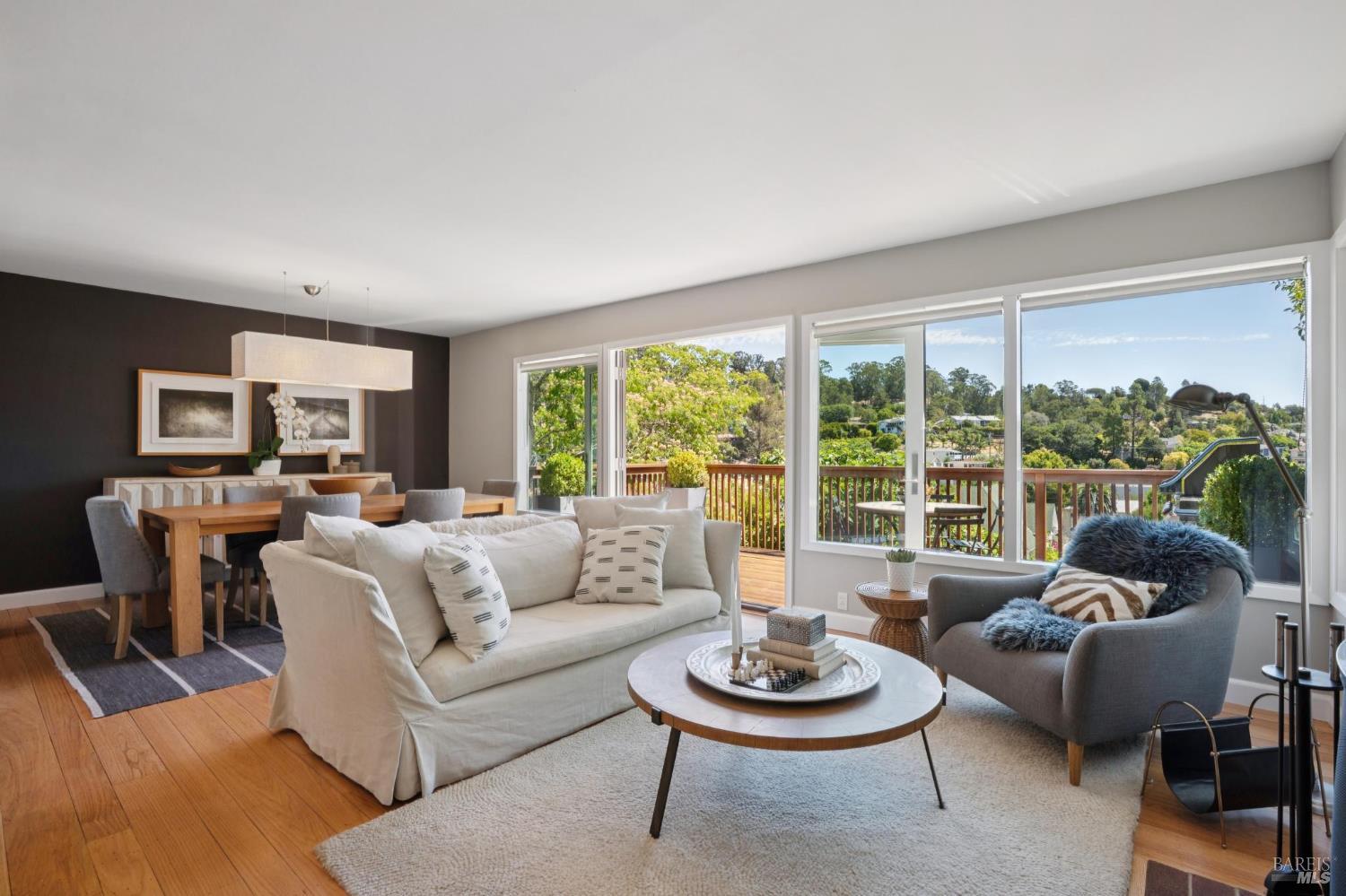 Detail Gallery Image 16 of 57 For 34 Ridge Ave, San Rafael,  CA 94901 - 3 Beds | 3 Baths