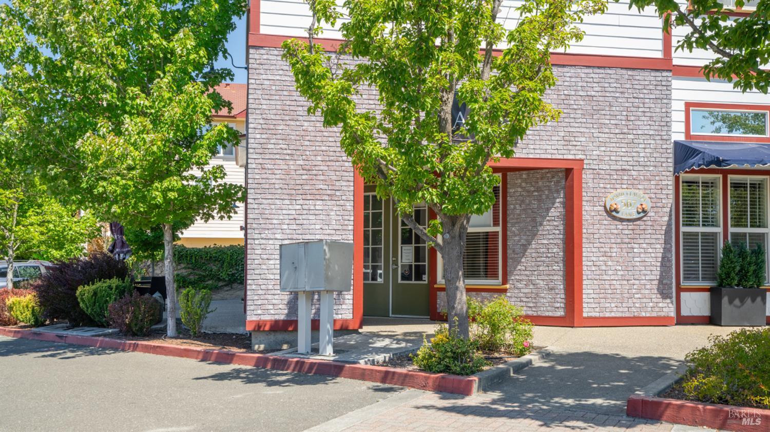 Detail Gallery Image 3 of 41 For 567 David Clayton Ln, Windsor,  CA 95492 - – Beds | – Baths