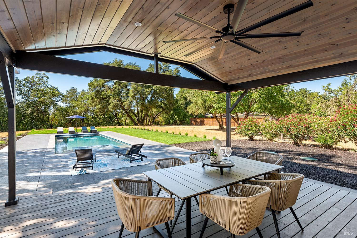 Detail Gallery Image 49 of 66 For 2283 Woodside Way, Healdsburg,  CA 95448 - 3 Beds | 4 Baths
