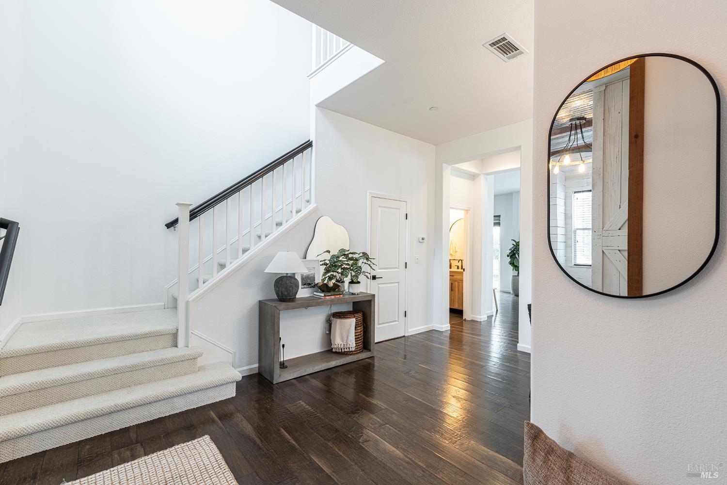 Detail Gallery Image 5 of 42 For 1694 Southridge Dr, Petaluma,  CA 94954 - 4 Beds | 2/1 Baths