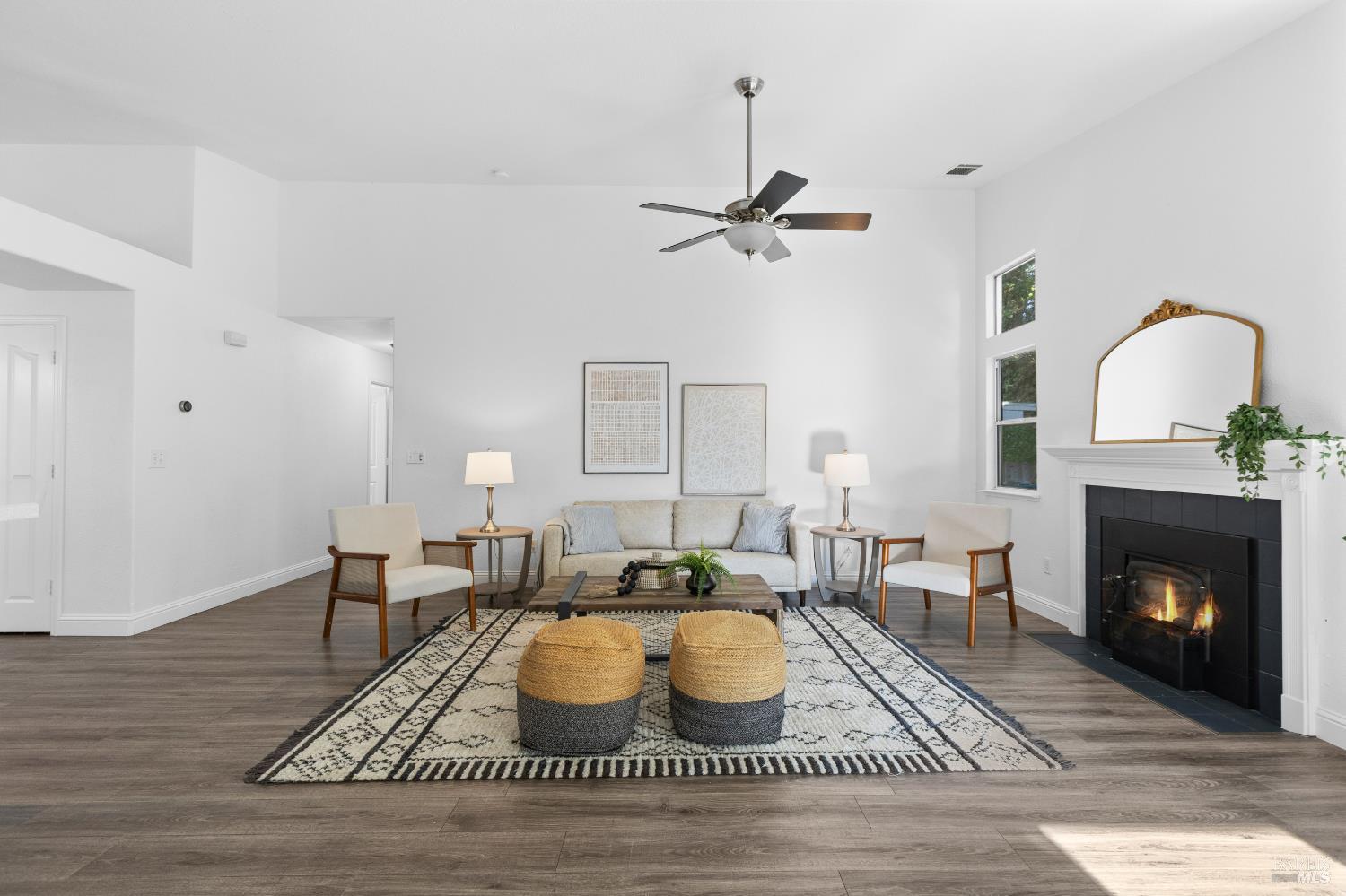 Detail Gallery Image 14 of 42 For 695 Fountain Way, Dixon,  CA 95620 - 4 Beds | 2 Baths