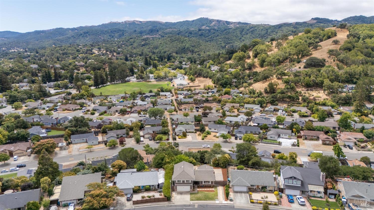 Detail Gallery Image 28 of 30 For 159 Michele Cir, Novato,  CA 94947 - 4 Beds | 3 Baths