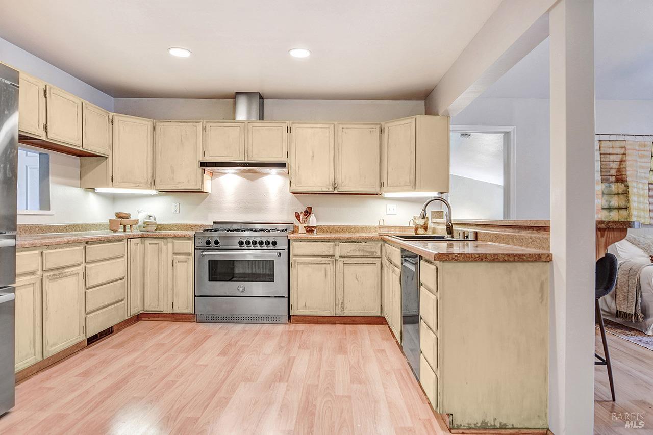 Detail Gallery Image 3 of 20 For 414 Walnut Ave, Sonoma,  CA 95476 - 4 Beds | 2 Baths