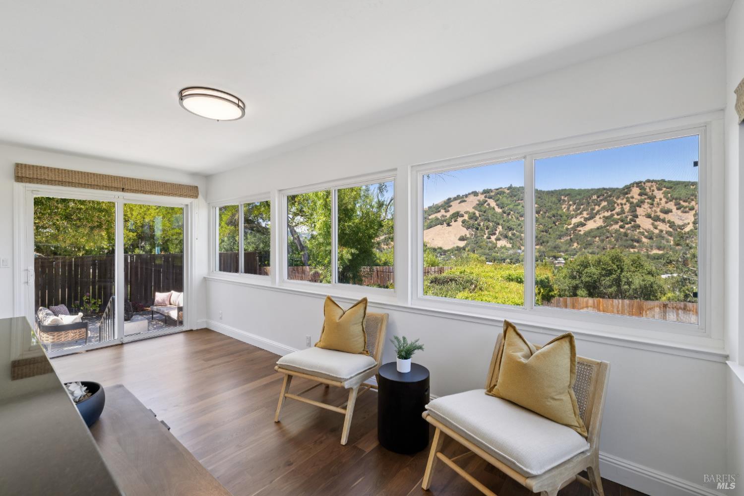 Detail Gallery Image 12 of 40 For 447 Cedar Hill Dr, San Rafael,  CA 94903 - 4 Beds | 3 Baths