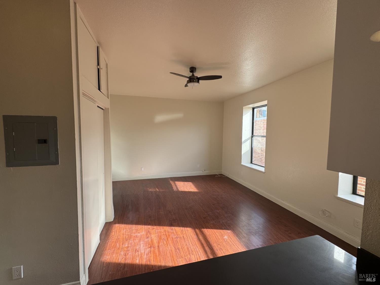 Detail Gallery Image 5 of 10 For 1222 4th St, San Rafael,  CA 94901 - – Beds | – Baths