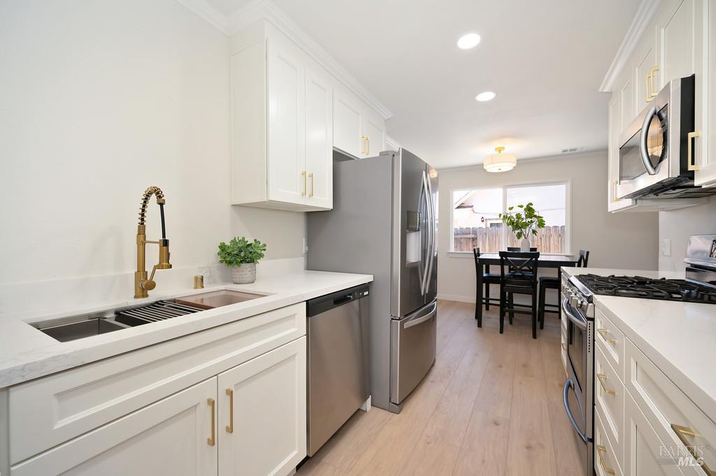 Detail Gallery Image 9 of 15 For 232 Riverdale Ave, Vacaville,  CA 95687 - 3 Beds | 1 Baths