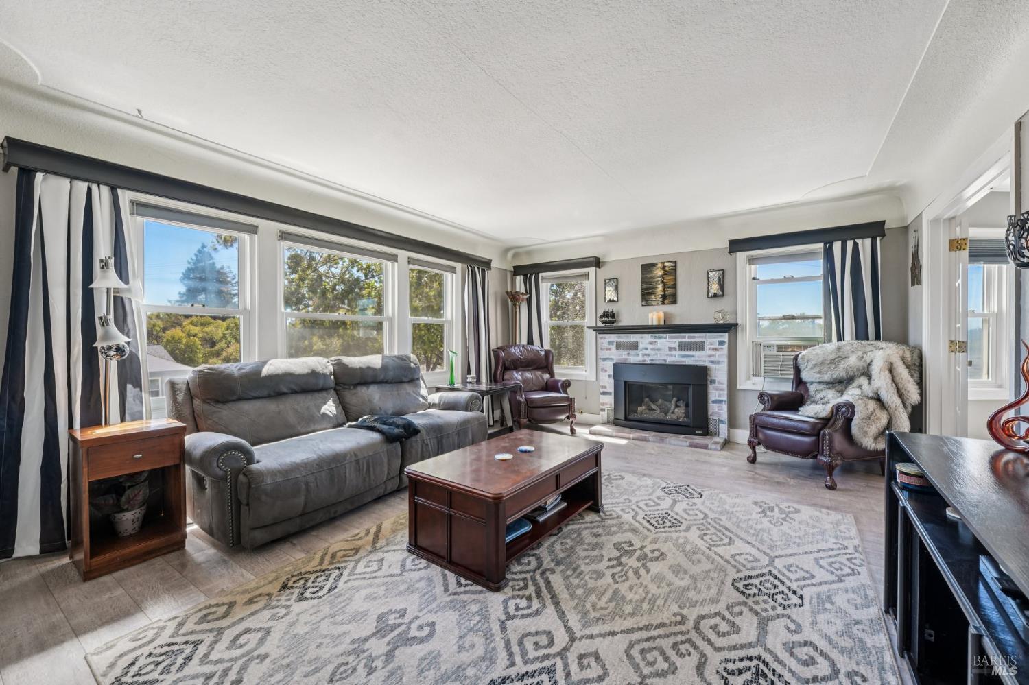 Detail Gallery Image 4 of 50 For 732 Jennings Ave, Vallejo,  CA 94591 - 2 Beds | 1 Baths