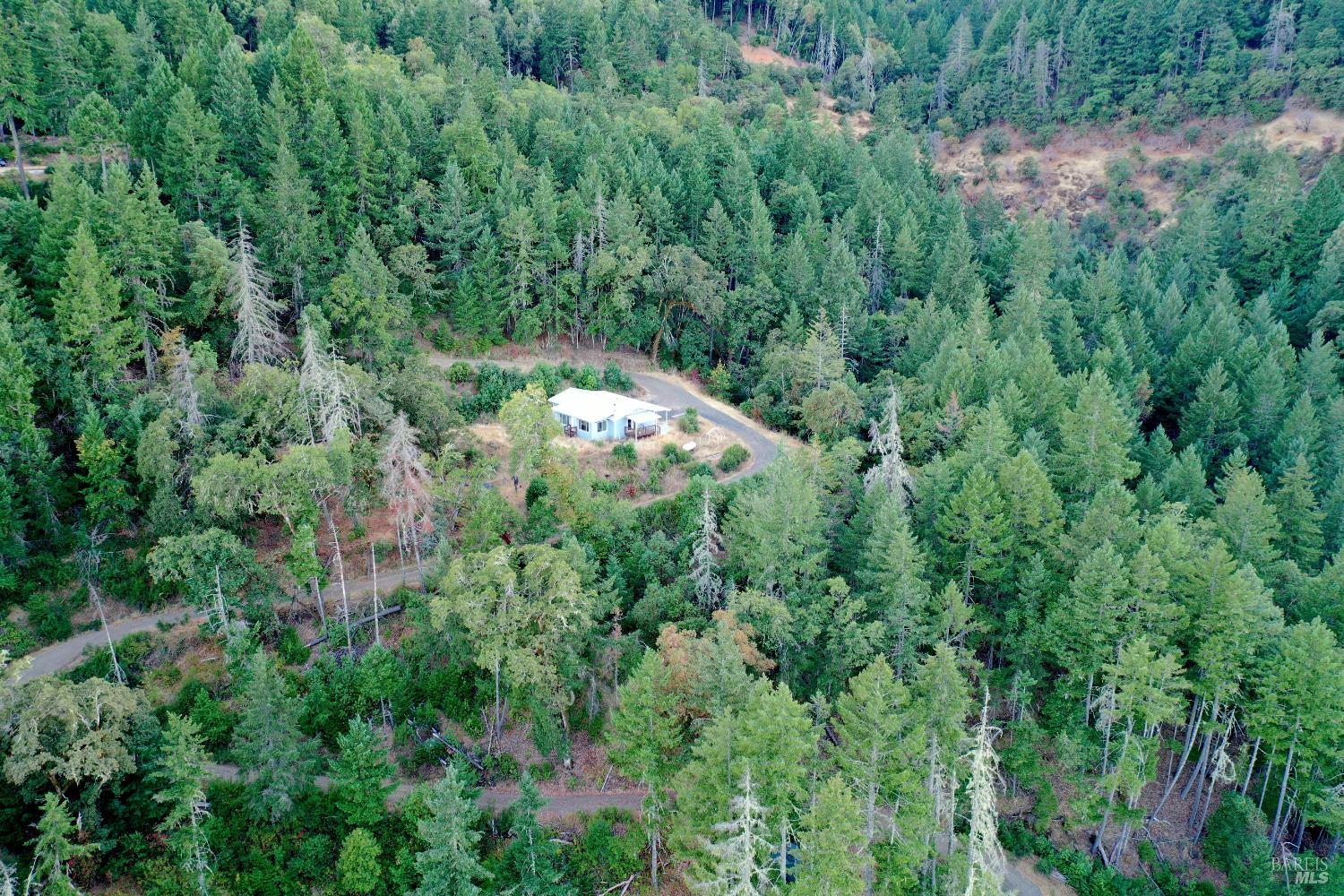 Detail Gallery Image 3 of 28 For 18500 Shafer Ranch Rd, Willits,  CA 95490 - 2 Beds | 1 Baths