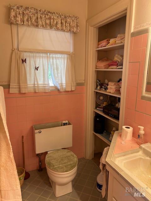 Detail Gallery Image 15 of 45 For 642 Trumbull Ave, Novato,  CA 94947 - 3 Beds | 1/1 Baths