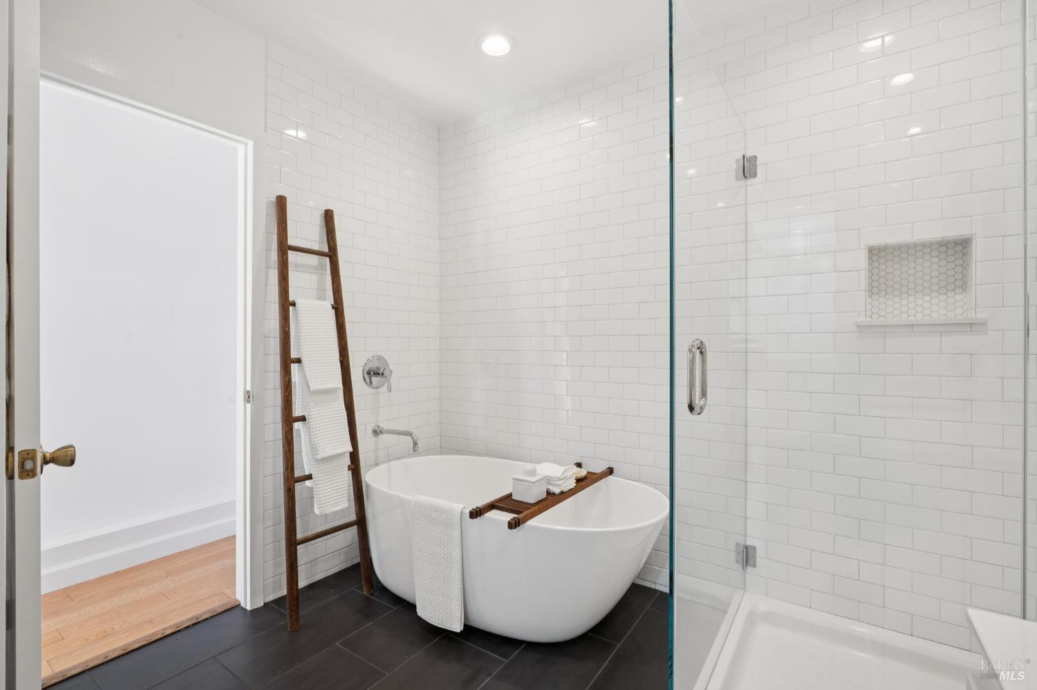 Detail Gallery Image 36 of 57 For 34 Ridge Ave, San Rafael,  CA 94901 - 3 Beds | 3 Baths