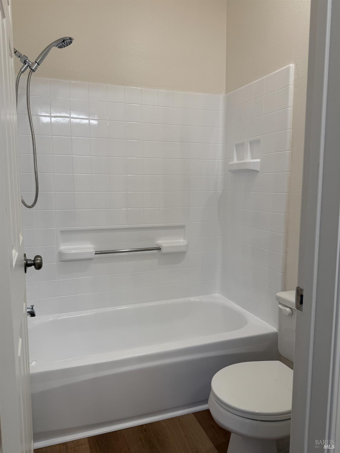 Detail Gallery Image 20 of 24 For 102 Manchester Dr, Fairfield,  CA 94533 - 3 Beds | 2/1 Baths