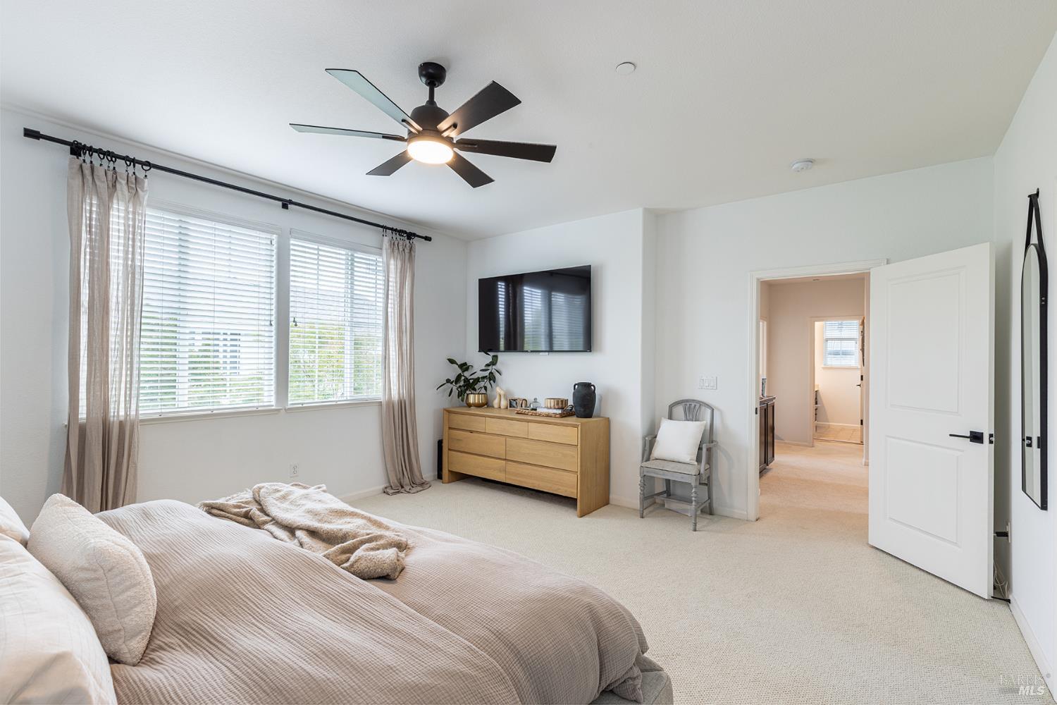 Detail Gallery Image 23 of 42 For 1694 Southridge Dr, Petaluma,  CA 94954 - 4 Beds | 2/1 Baths