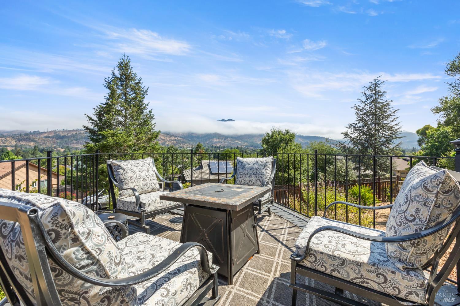 Detail Gallery Image 7 of 47 For 410 Oak Mesa Ct, Santa Rosa,  CA 95409 - 2 Beds | 2/1 Baths