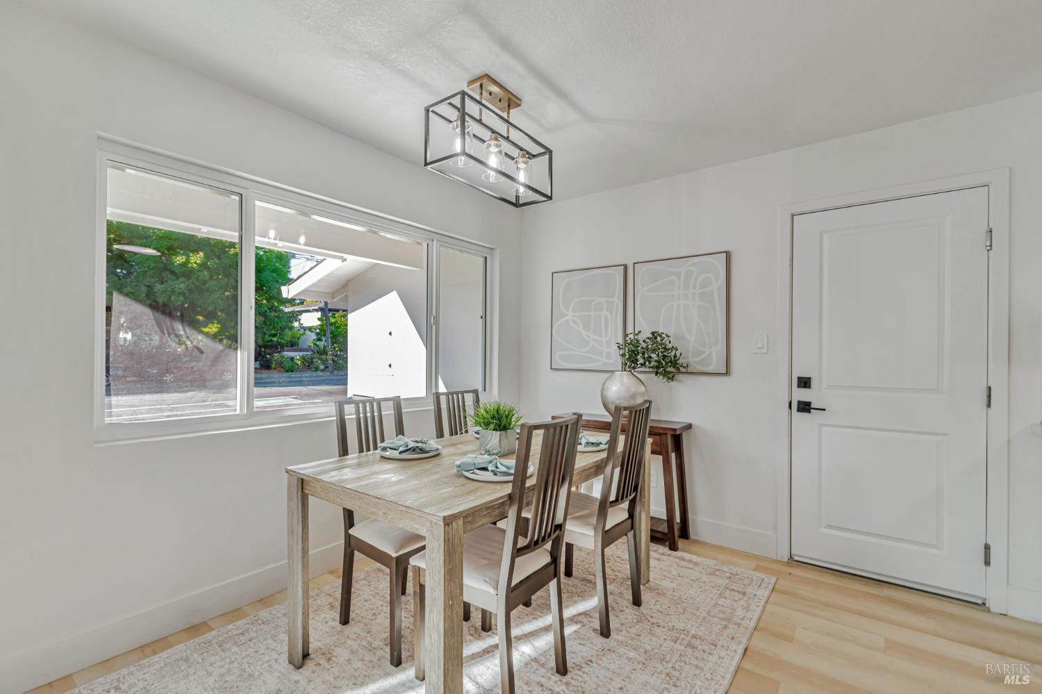 Detail Gallery Image 16 of 36 For 3750 Sonoma Ave, Santa Rosa,  CA 95405 - 3 Beds | 2 Baths