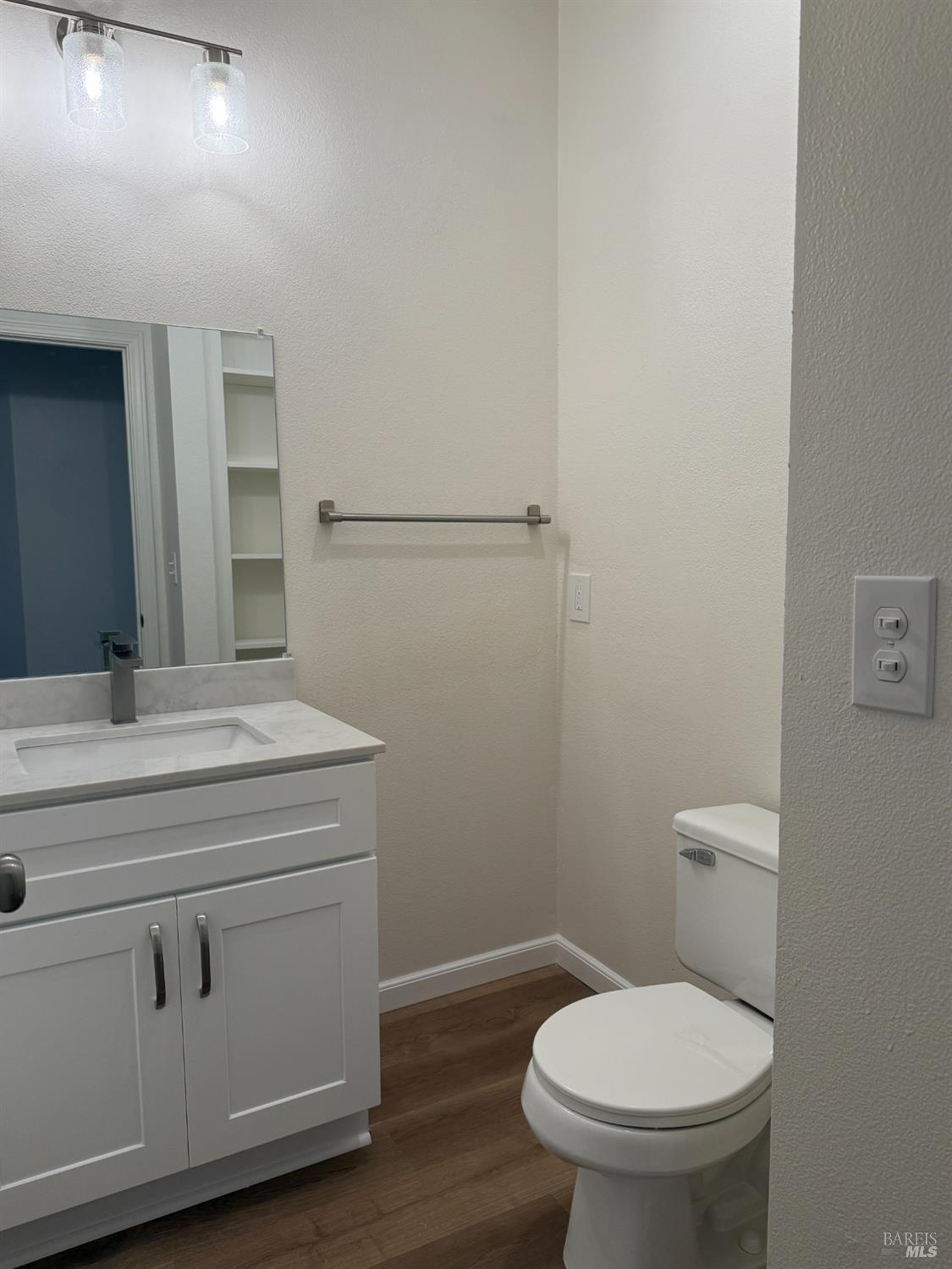 Detail Gallery Image 9 of 24 For 102 Manchester Dr, Fairfield,  CA 94533 - 3 Beds | 2/1 Baths