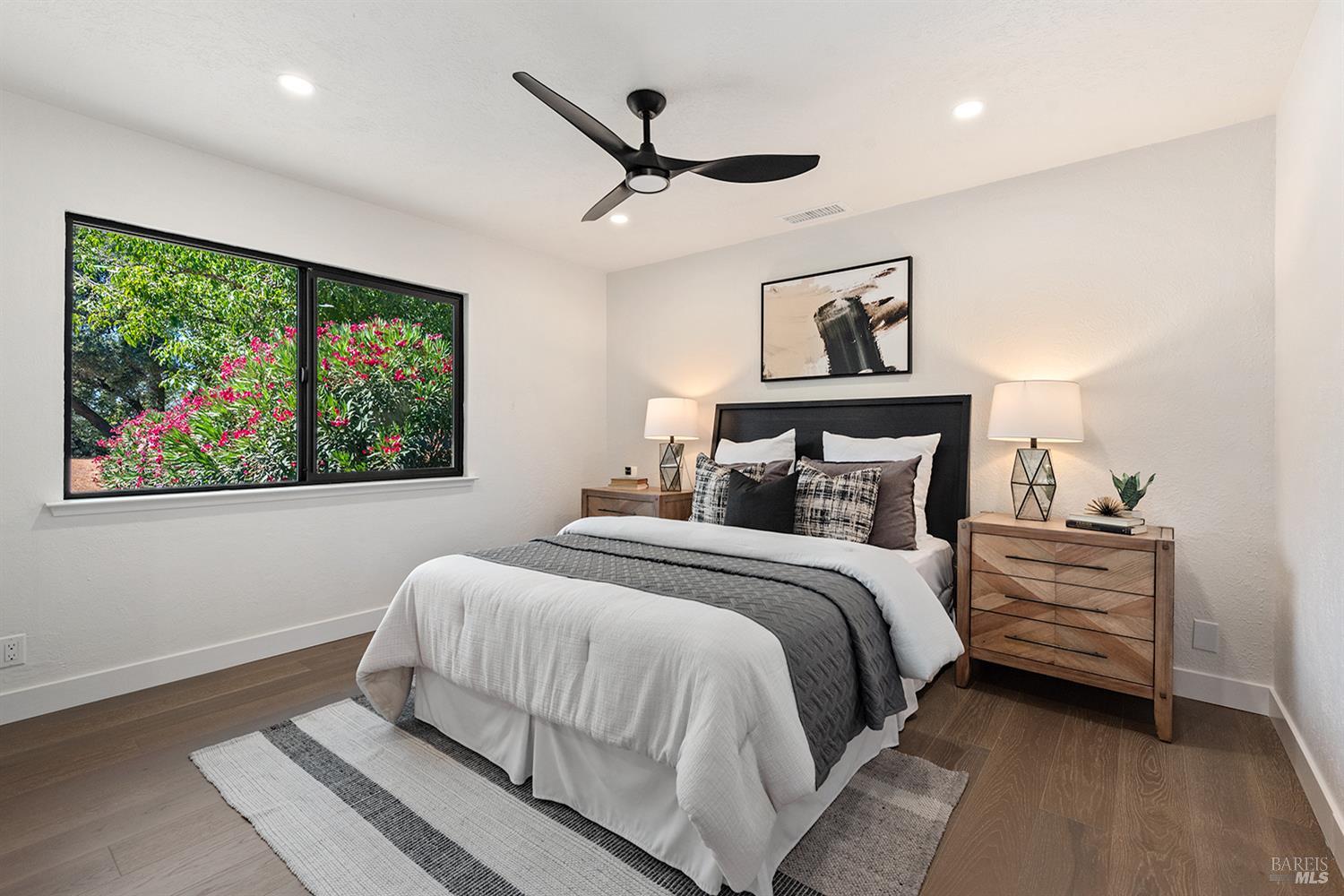Detail Gallery Image 29 of 66 For 2283 Woodside Way, Healdsburg,  CA 95448 - 3 Beds | 4 Baths