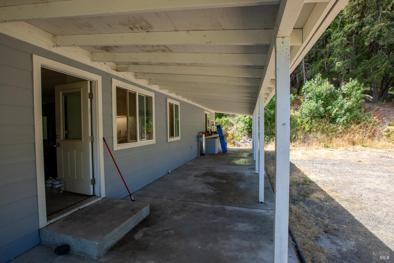 Detail Gallery Image 6 of 28 For 18500 Shafer Ranch Rd, Willits,  CA 95490 - 2 Beds | 1 Baths