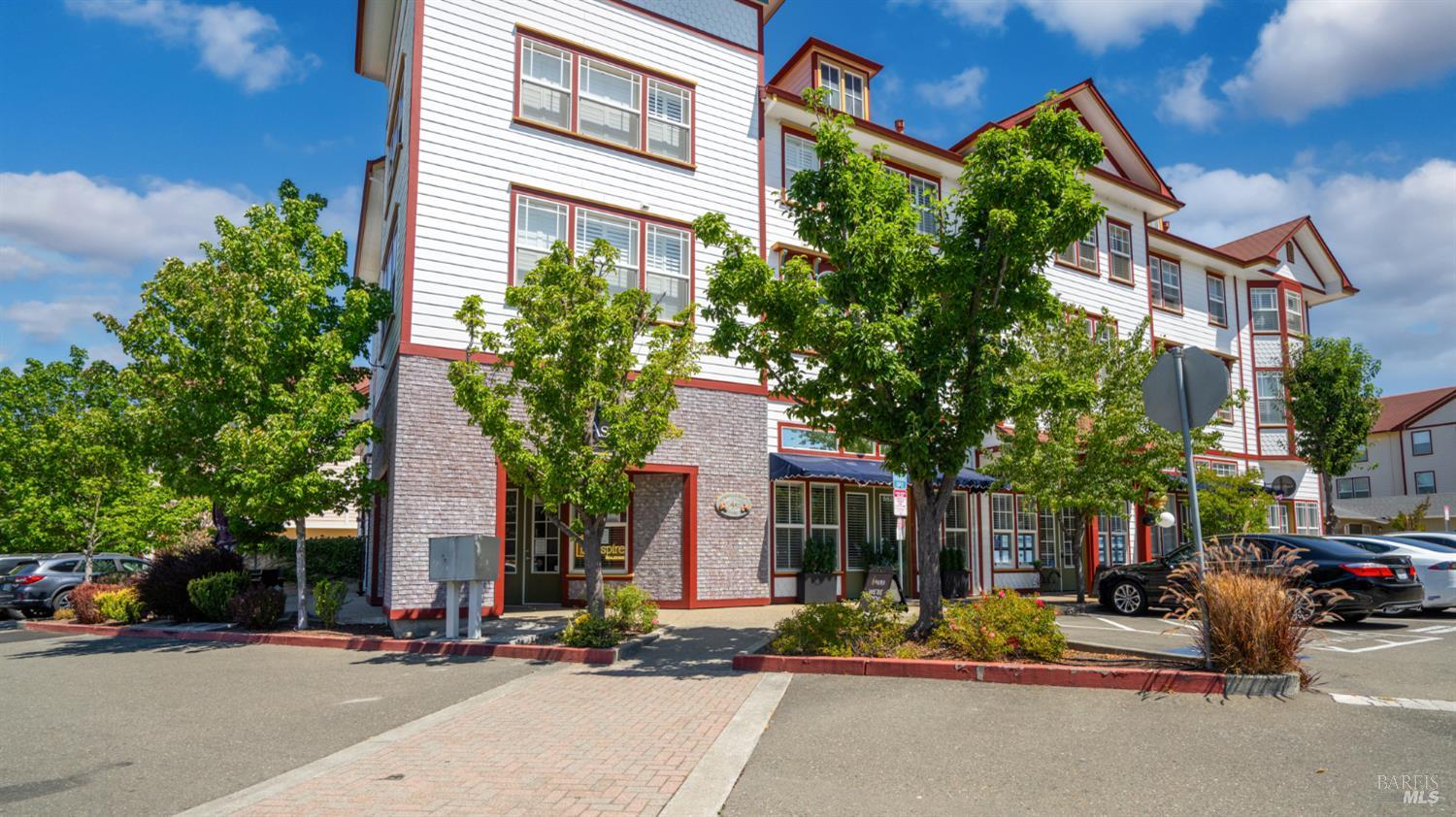 Detail Gallery Image 4 of 41 For 567 David Clayton Ln, Windsor,  CA 95492 - – Beds | – Baths