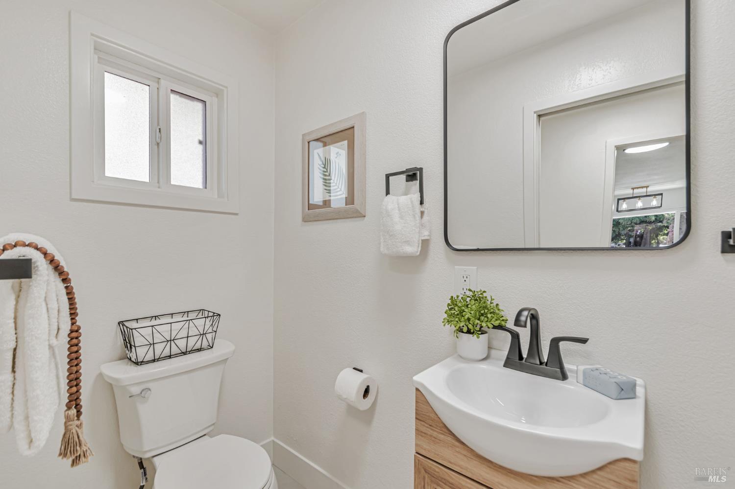 Detail Gallery Image 30 of 36 For 3750 Sonoma Ave, Santa Rosa,  CA 95405 - 3 Beds | 2 Baths