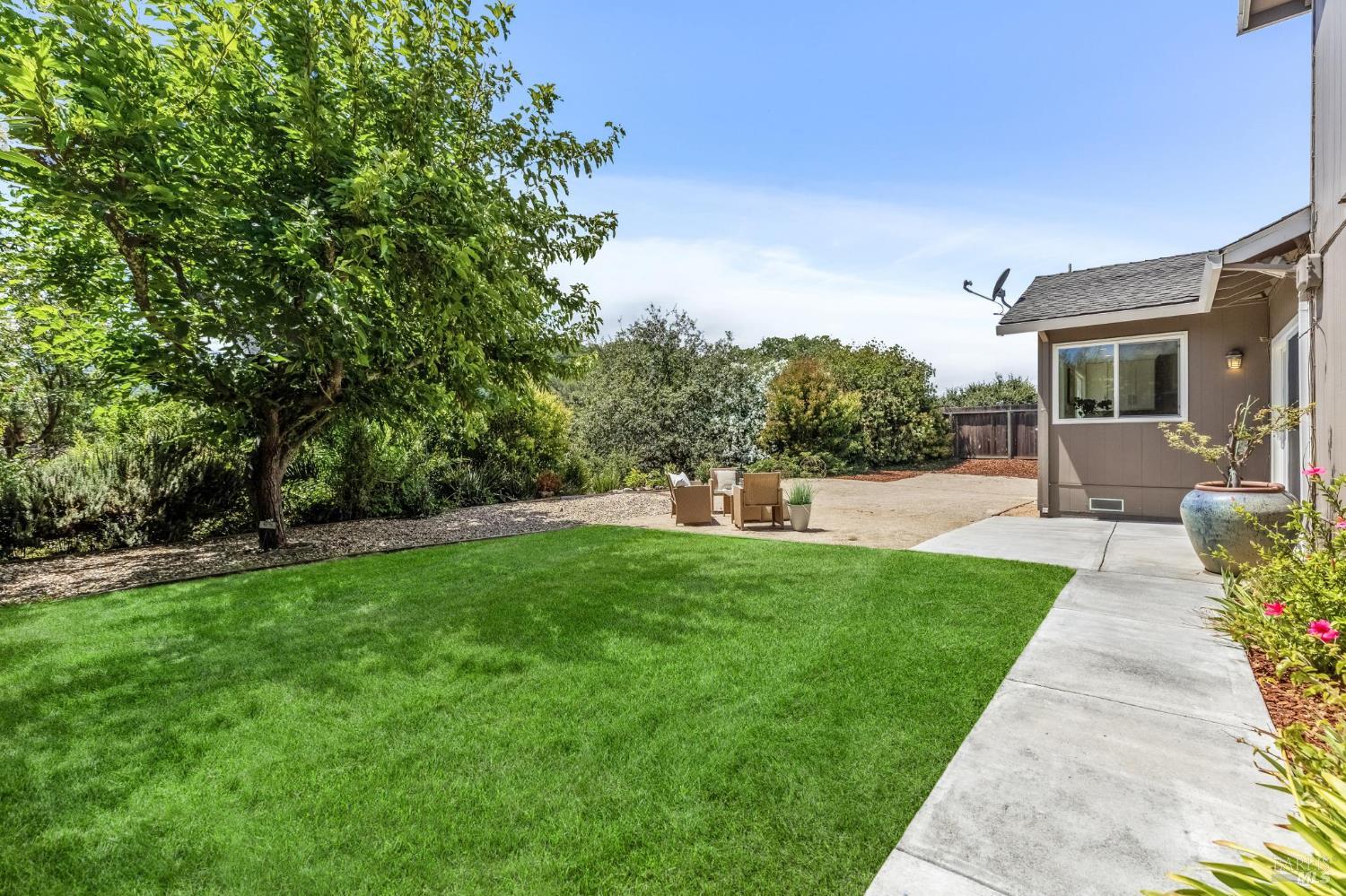 Detail Gallery Image 24 of 30 For 159 Michele Cir, Novato,  CA 94947 - 4 Beds | 3 Baths